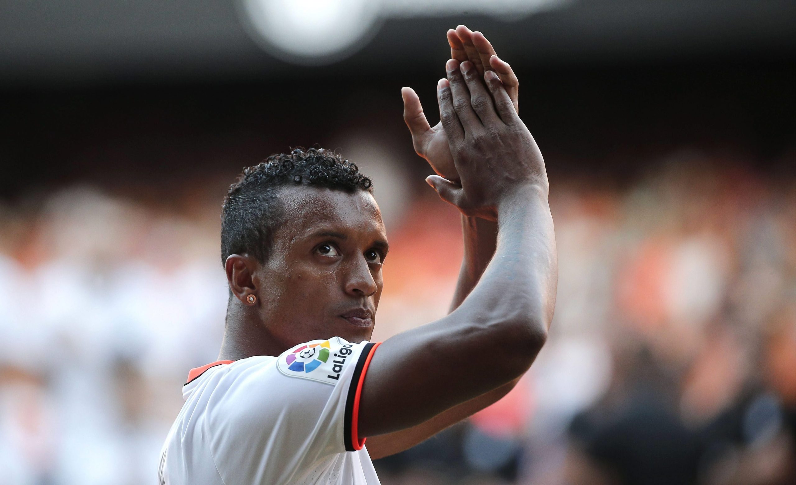 Nani volta a falhar treino do Valência e está indisponível para Gijon