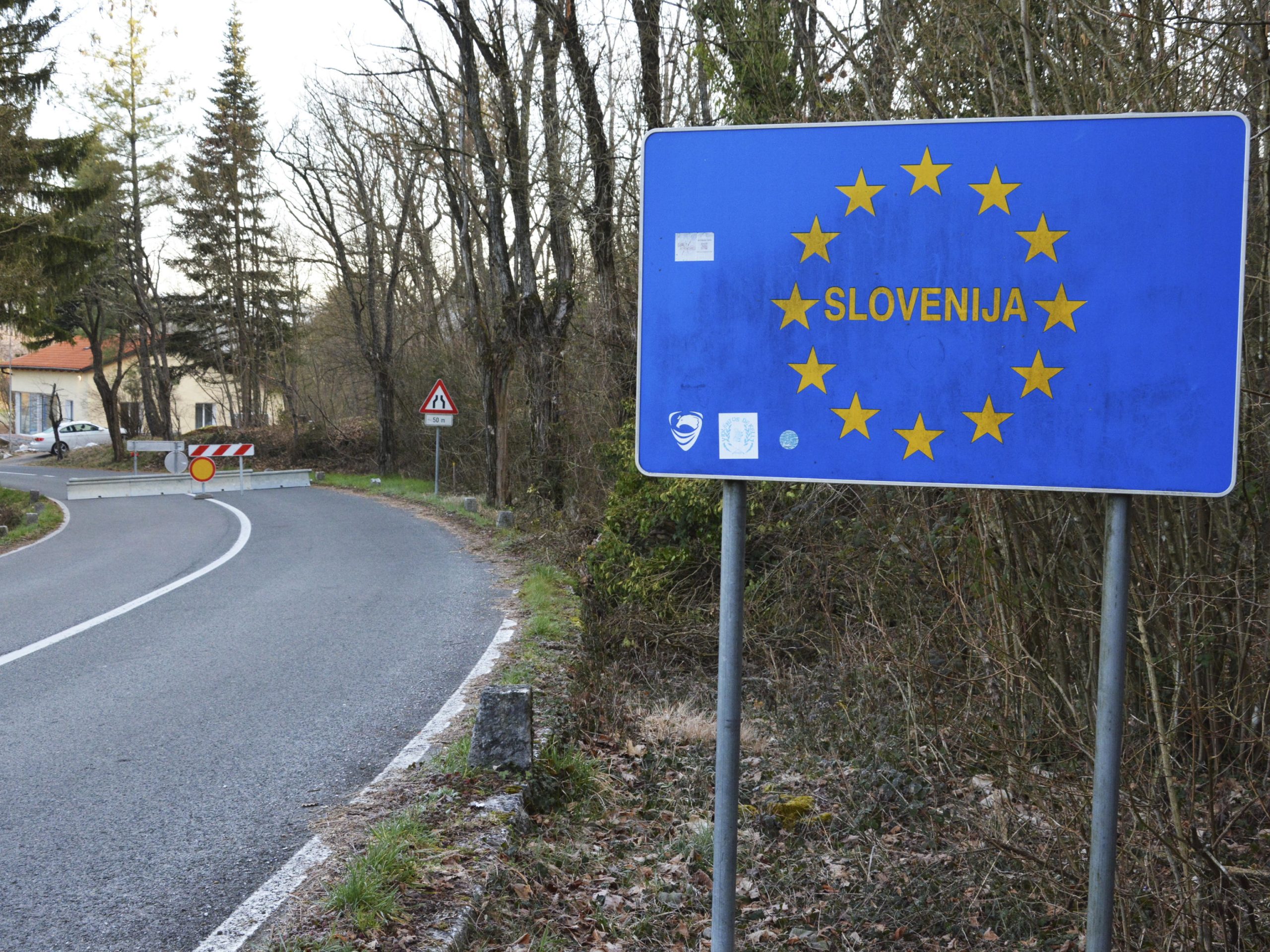 Eslovénia retira cerca na fronteira colocada na crise migratória de 2015