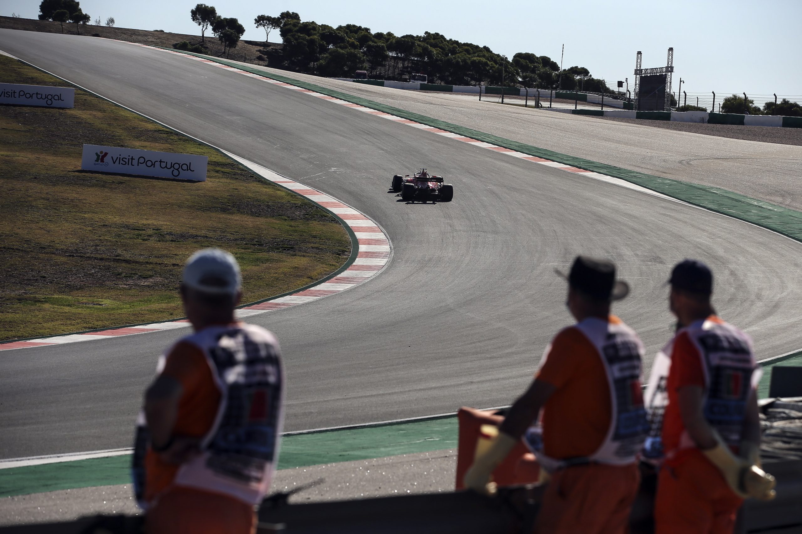 Duas visões sobre a F1: Pedro Lamy sente falta de “algum carisma”, Óscar Góis  diz que hoje “o piloto não conta tanto como nos anos 90”