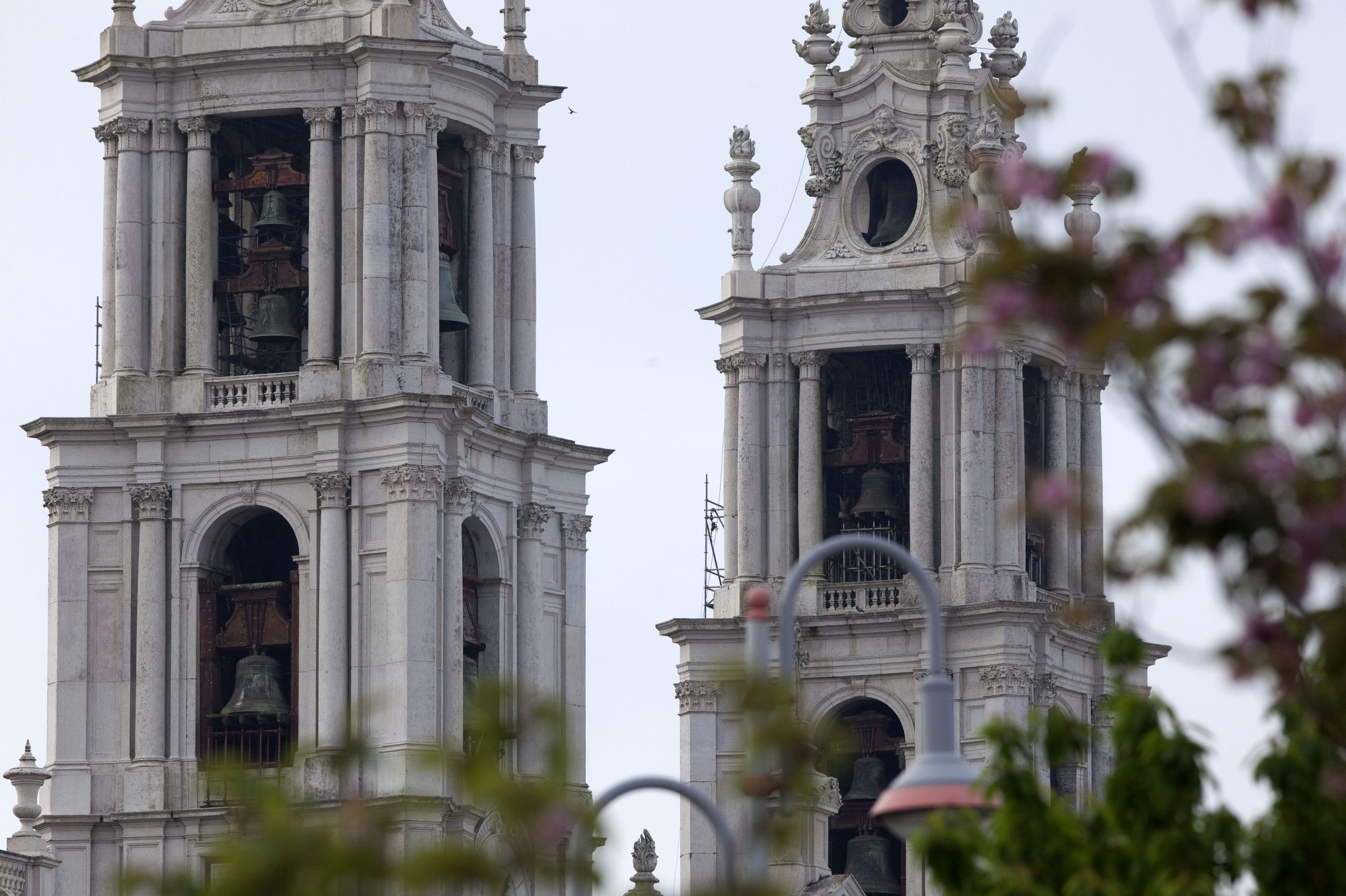 Sinos de regresso à torre norte do Palácio de Mafra depois de restaurados
