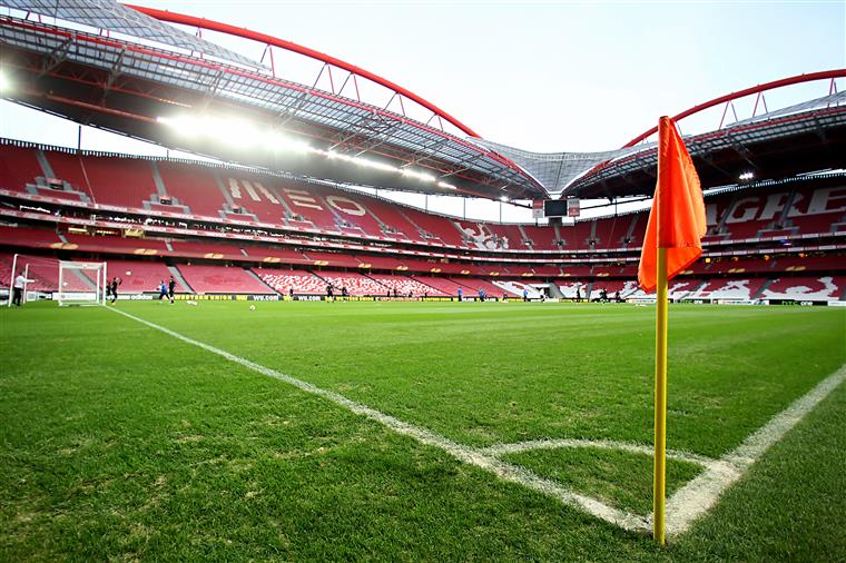 Antigo candidato à presidência do Benfica pede demissão de Vieira e eleições