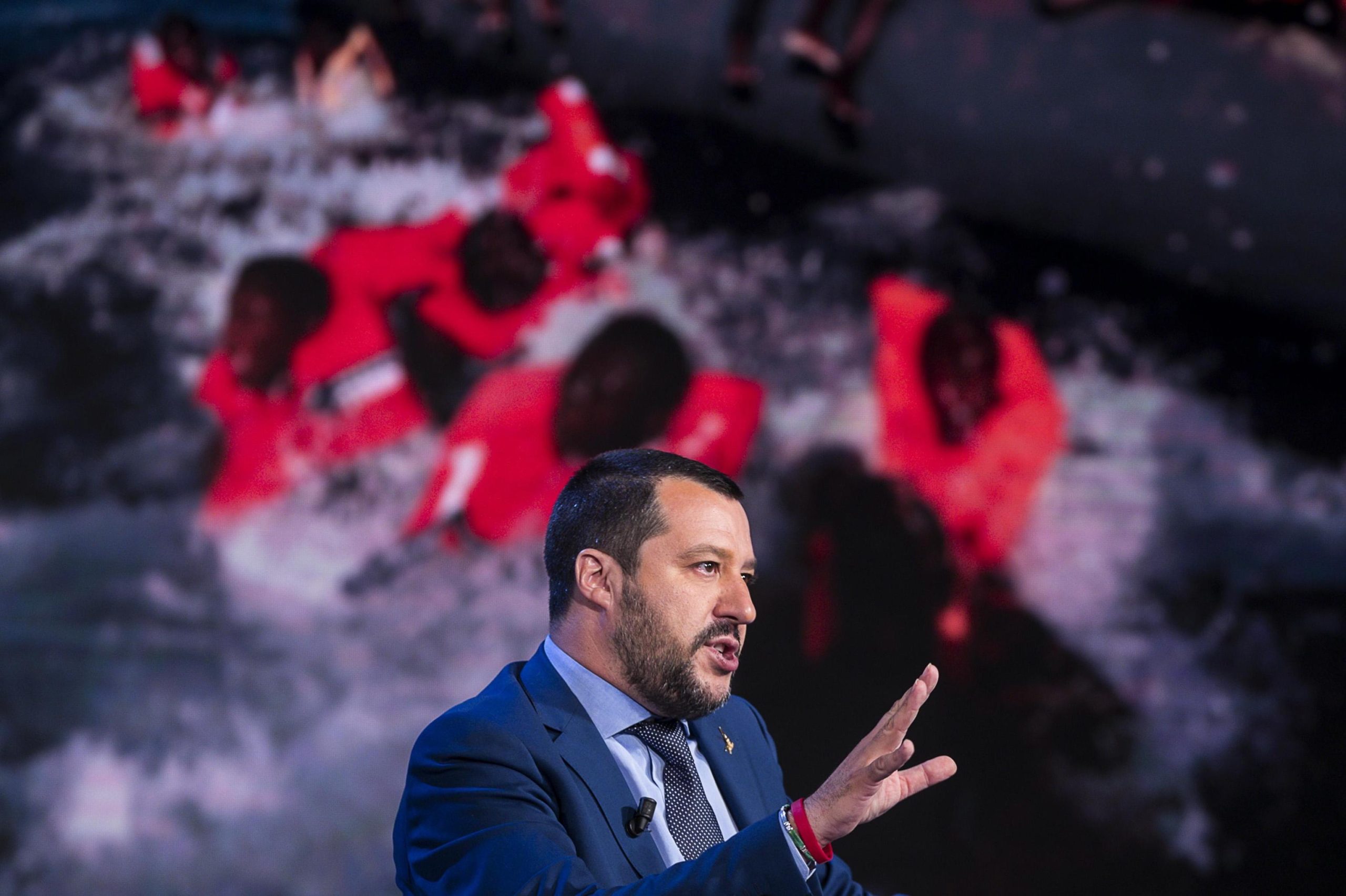 Malta deve aceitar barco de ONG com migrantes resgatados, afirma ministro italiano