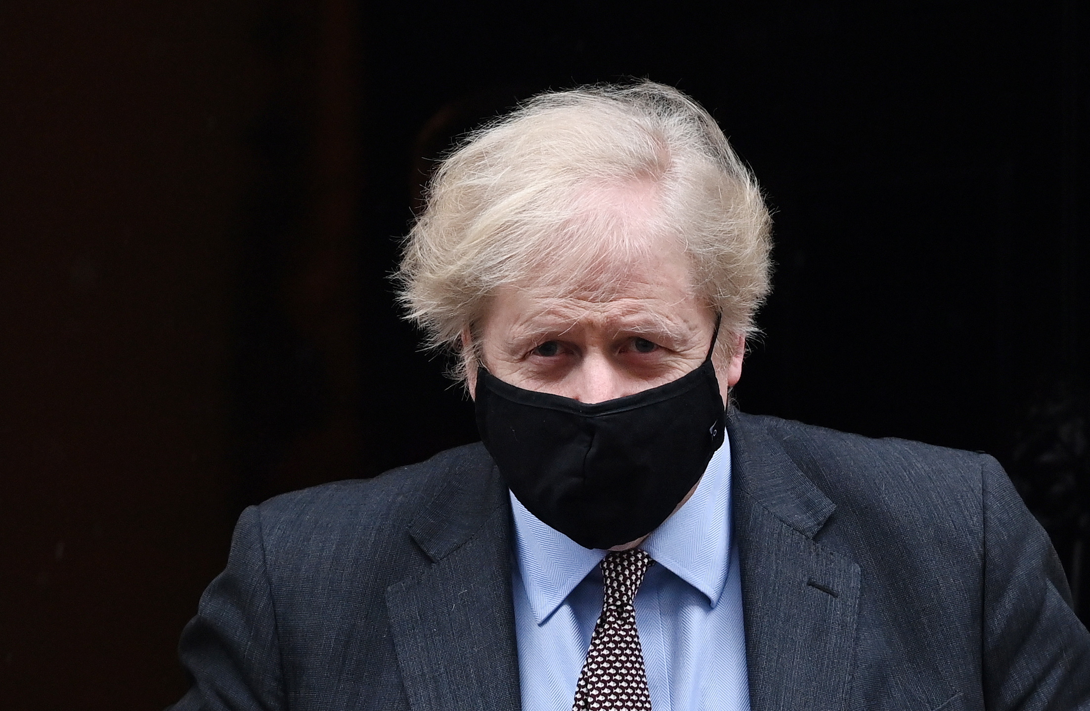 Boris Johnson convoca cimeira do G7 para discutir distribuição de vacinas