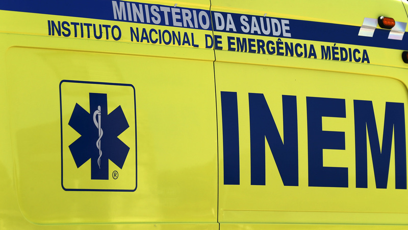 Dois jovens atropelados numa passadeira junto a escola em Gaia