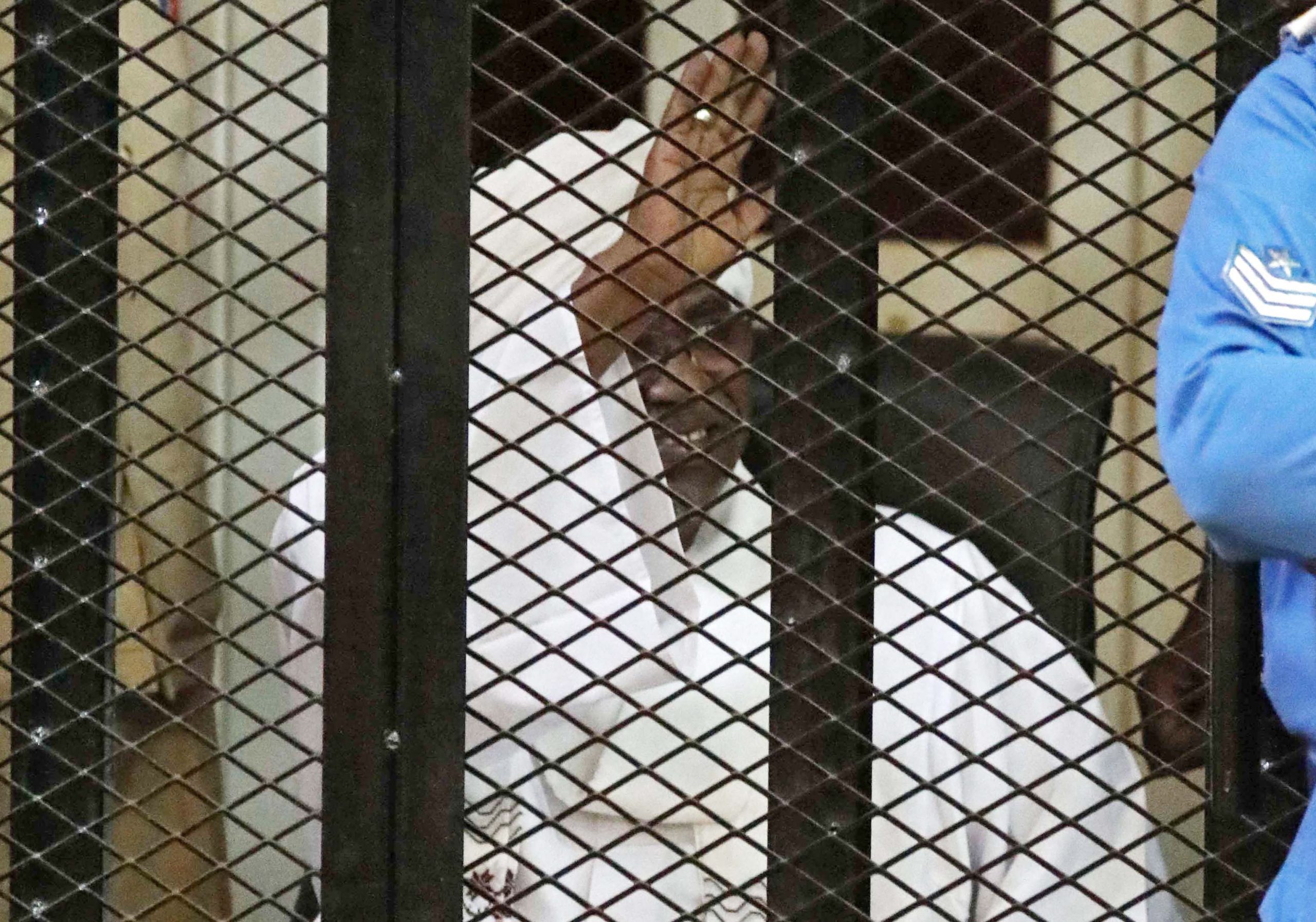 Sudão. Omar al-Bashir regressa a tribunal, mas o julgamento foi suspenso até agosto