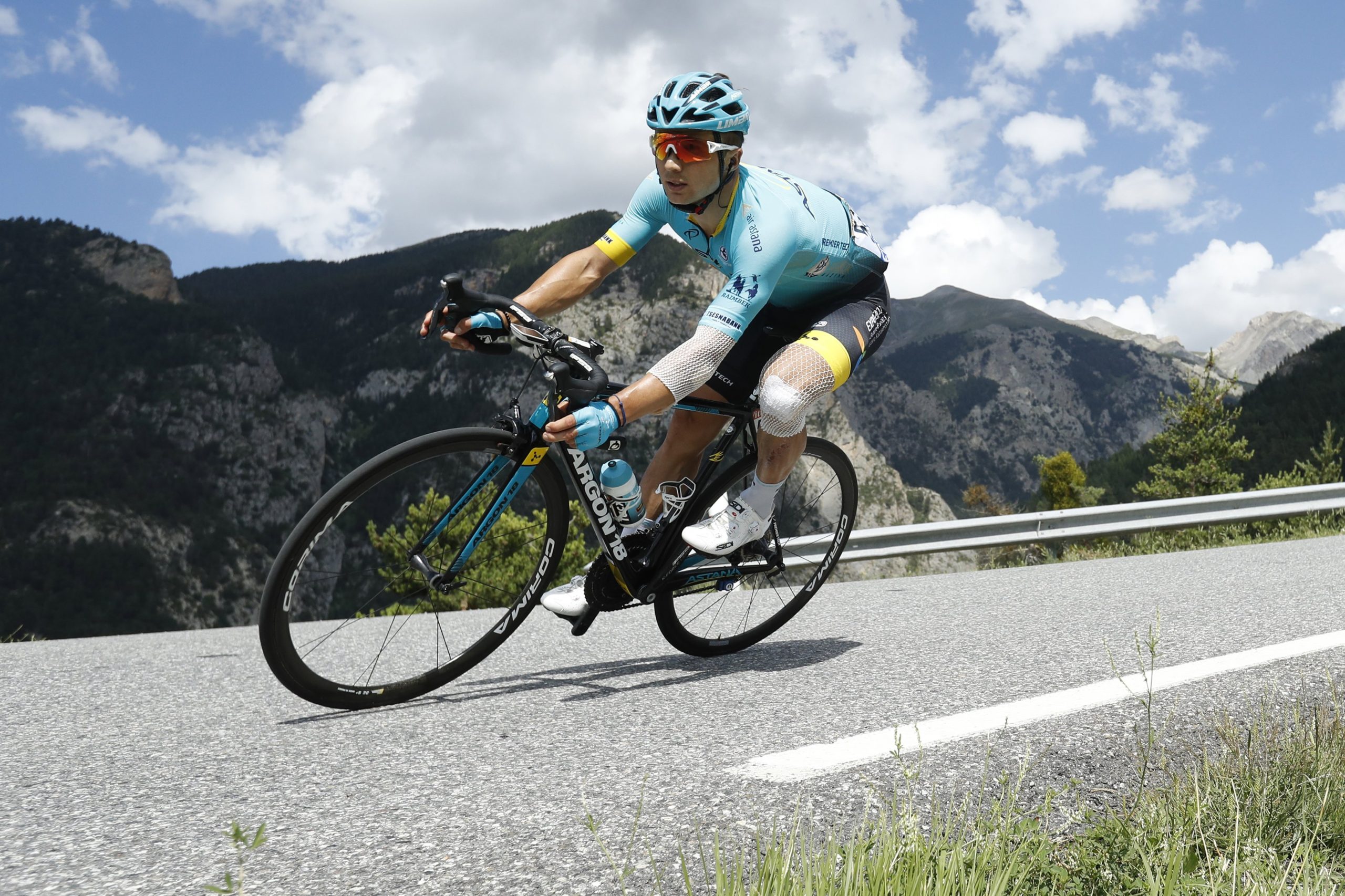 Cazaque Alexey Lutsenko vence quinta etapa da Volta a Espanha, Froome segura liderança