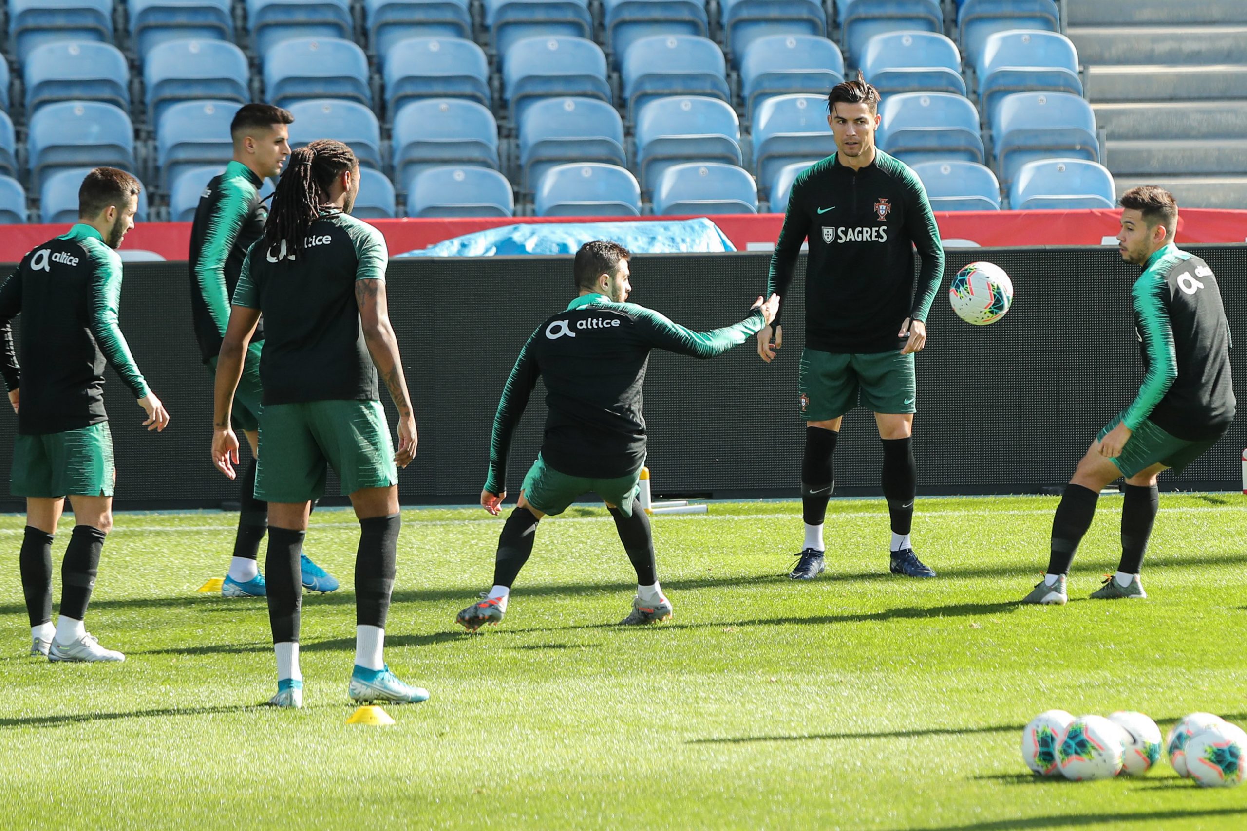 Que Portugal vença a Lituânia e a Sérvia não ganhe ao Luxemburgo. A equação do apuramento hoje é esta