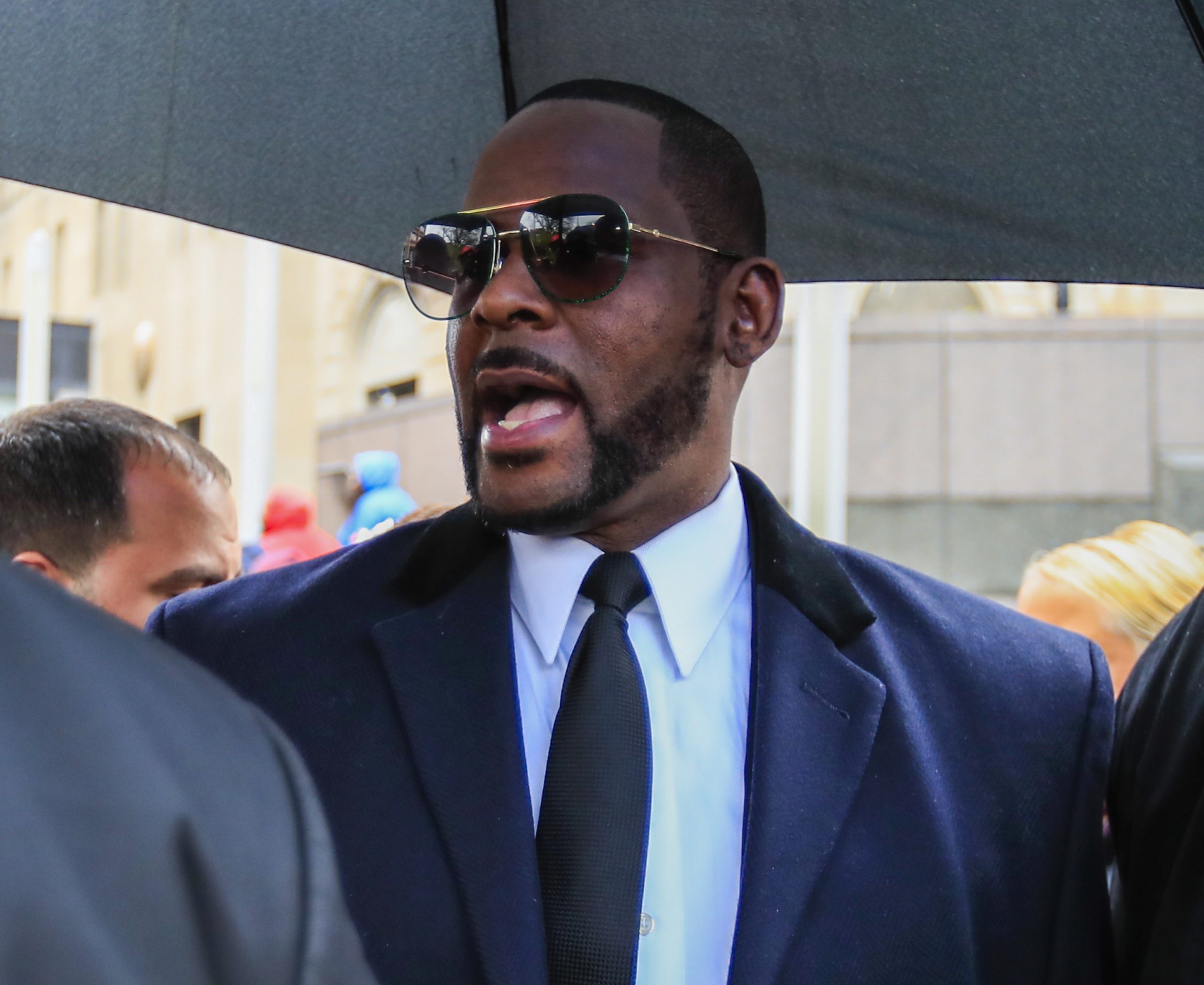 Cantor norte-americano R. Kelly detido após novas acusações de crimes sexuais