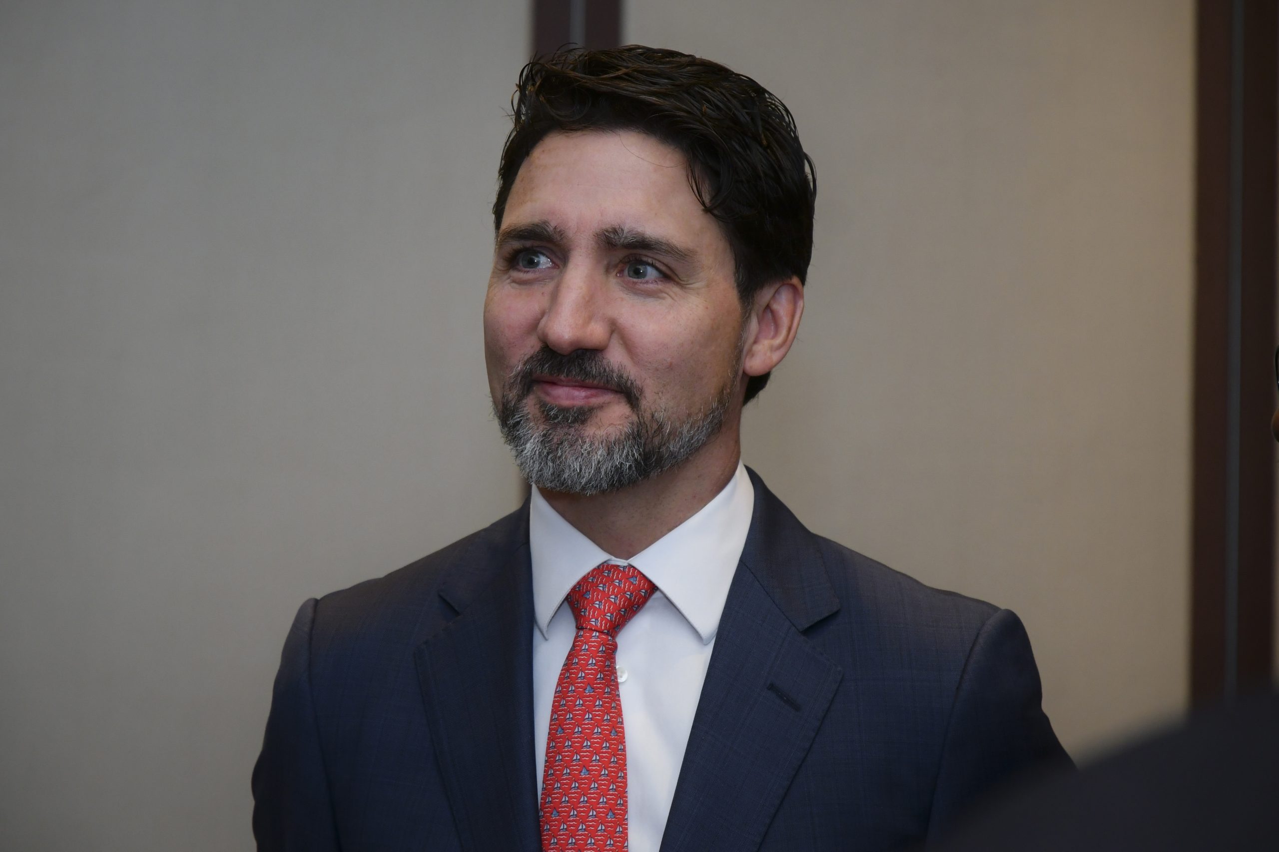 George Floyd. Primeiro-ministro canadiano defende instalação de câmaras de vídeo nas fardas da polícia