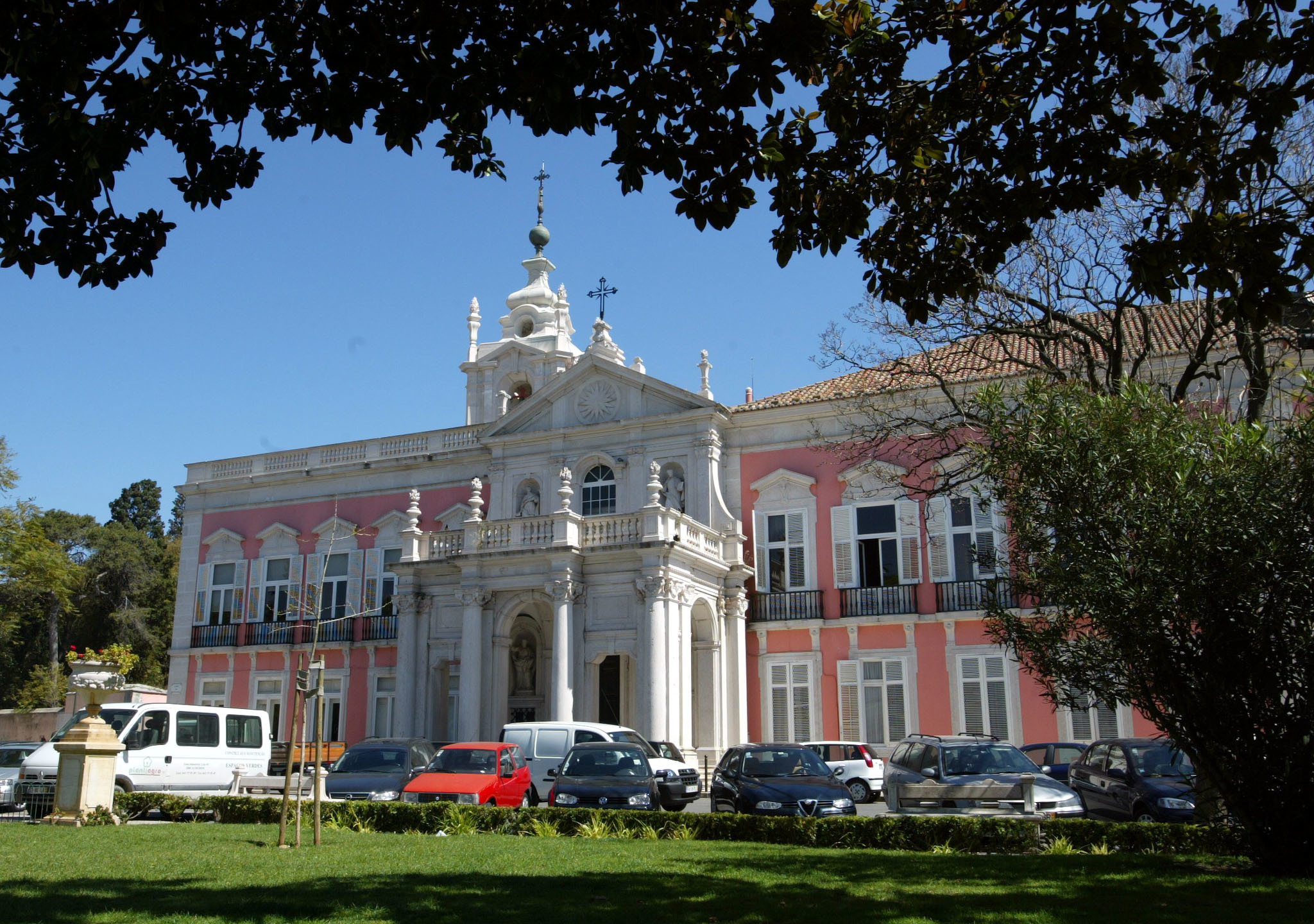 Processamento de vistos nacionais volta a estar disponível