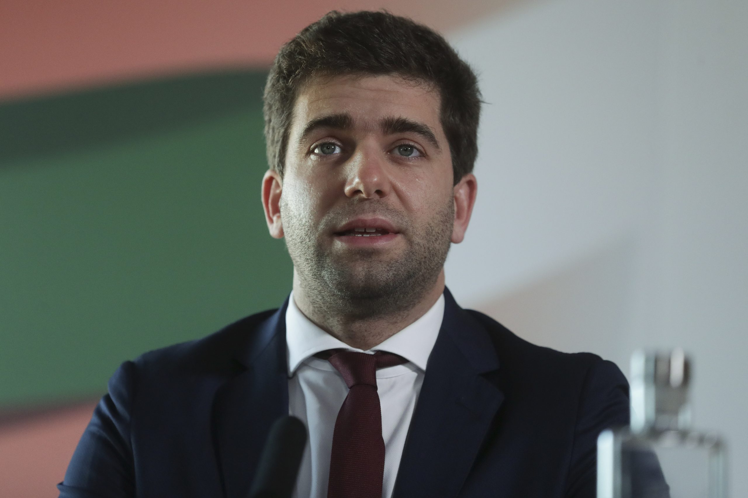 Posição cimeira de Portugal na vacinação permite flexibilizar medidas, diz DGS