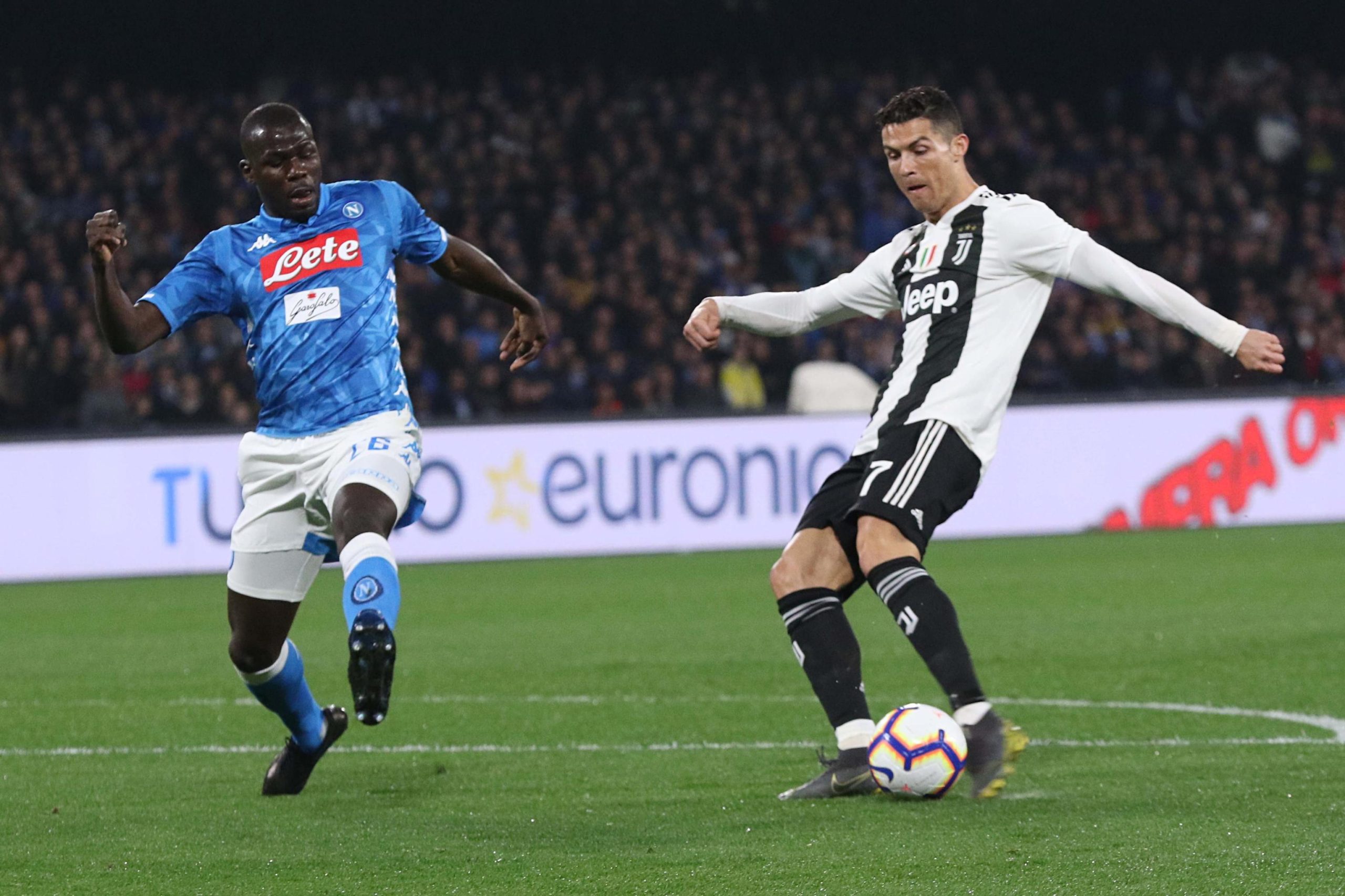 Juventus vence em Nápoles e ‘resolve’ o título italiano