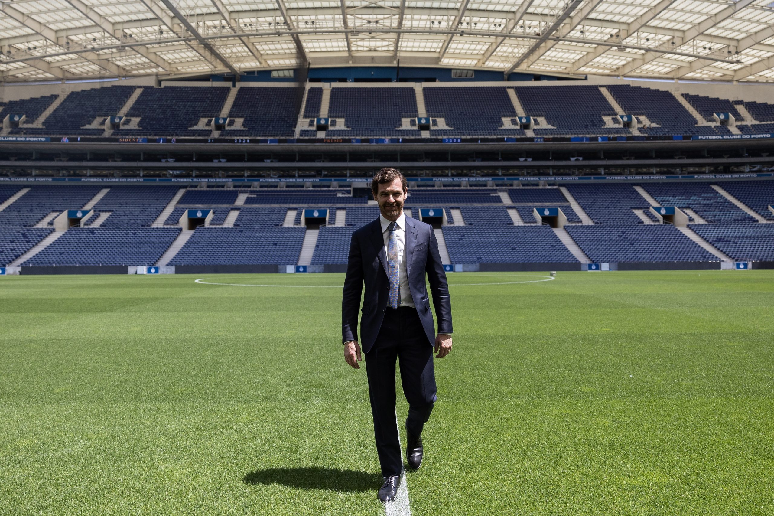 Villas-Boas critica gestão da anterior direção FC Porto face às sanções da UEFA