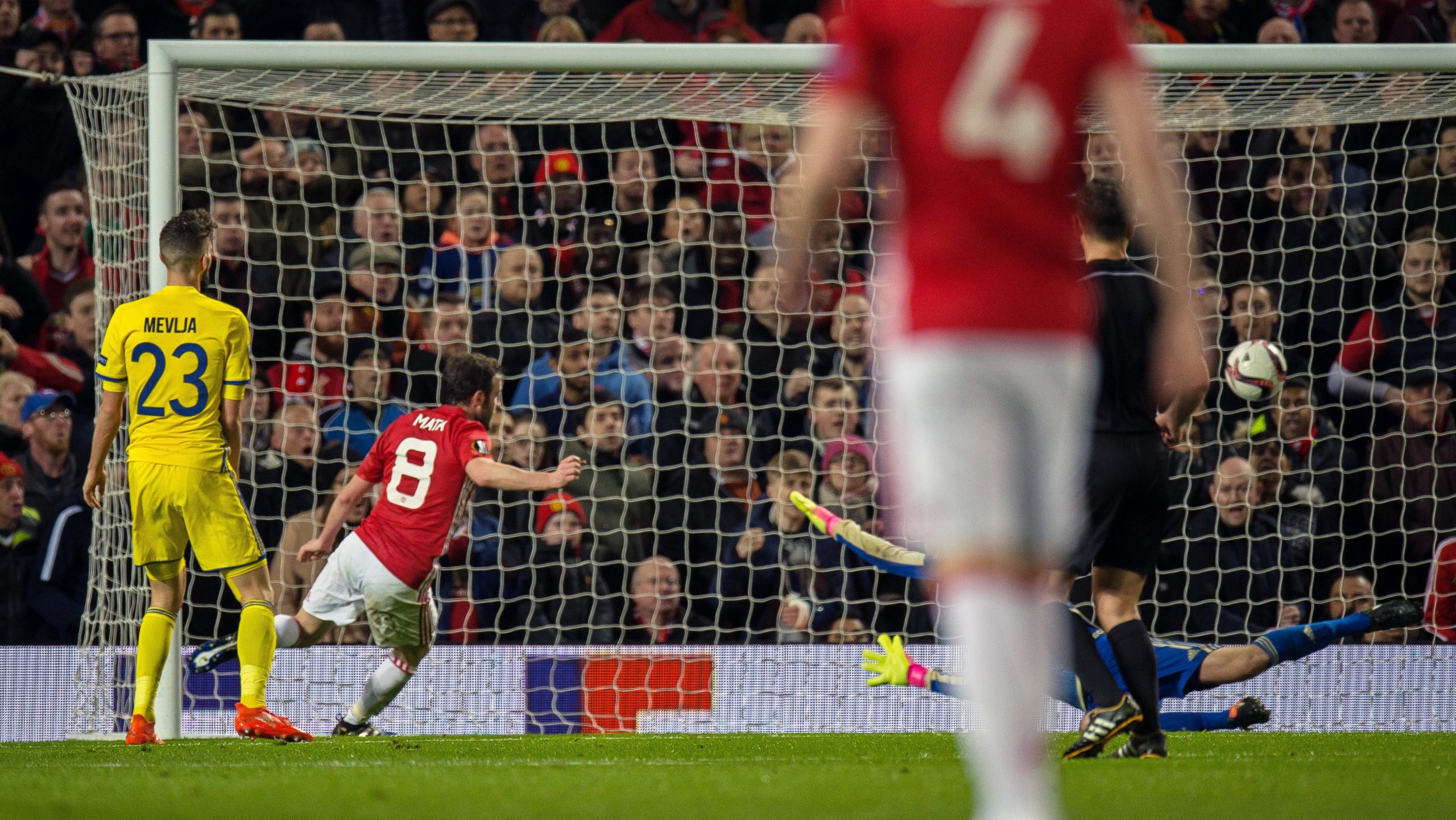 Mou confirmou: Juan Mata não joga mais esta época
