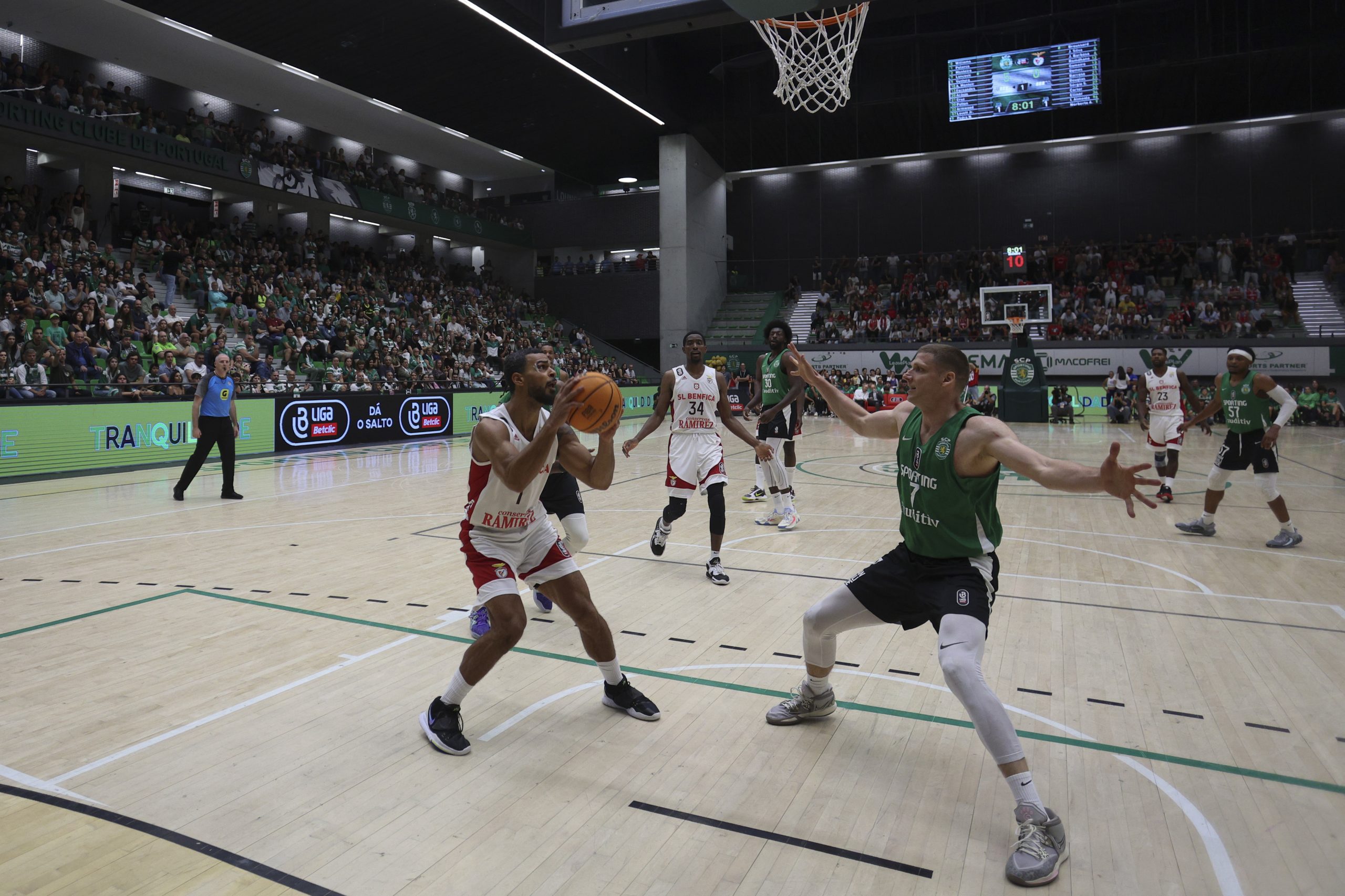 Benfica revalidou título de campeão nacional de basquetebol