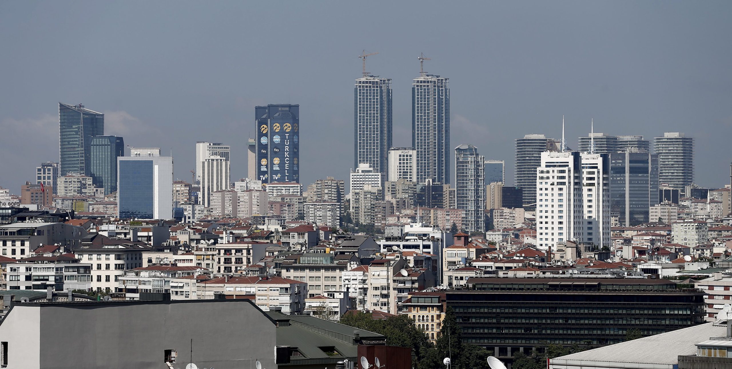 Mais de 10 mil funcionários públicos demitidos na Turquia
