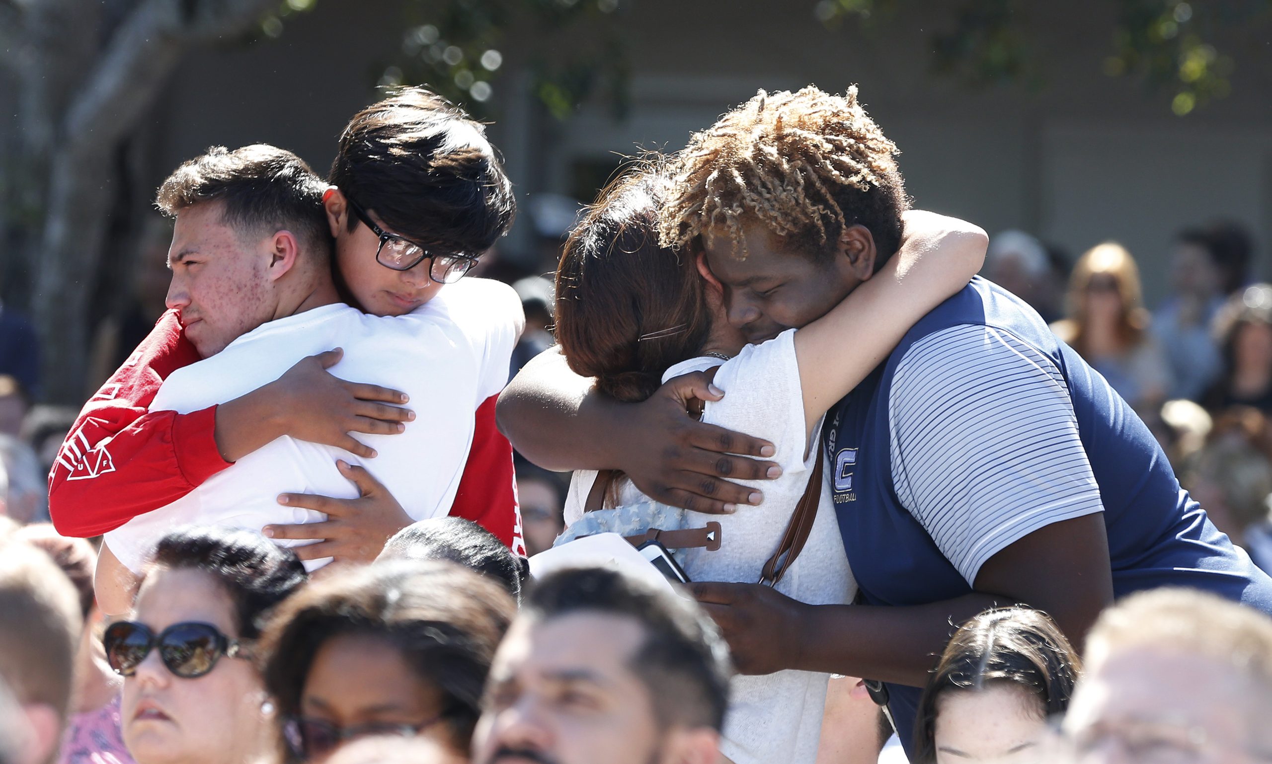 ‘Que vergonha!’, diz estudante a Trump numa marcha anti-armas na Florida
