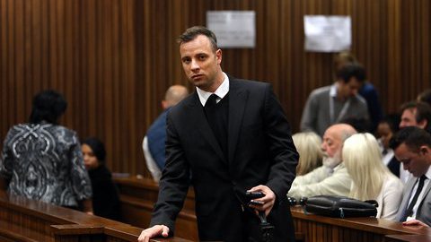 O atleta paralímpico que se transformou num assassino. Quem é Oscar Pistorius?