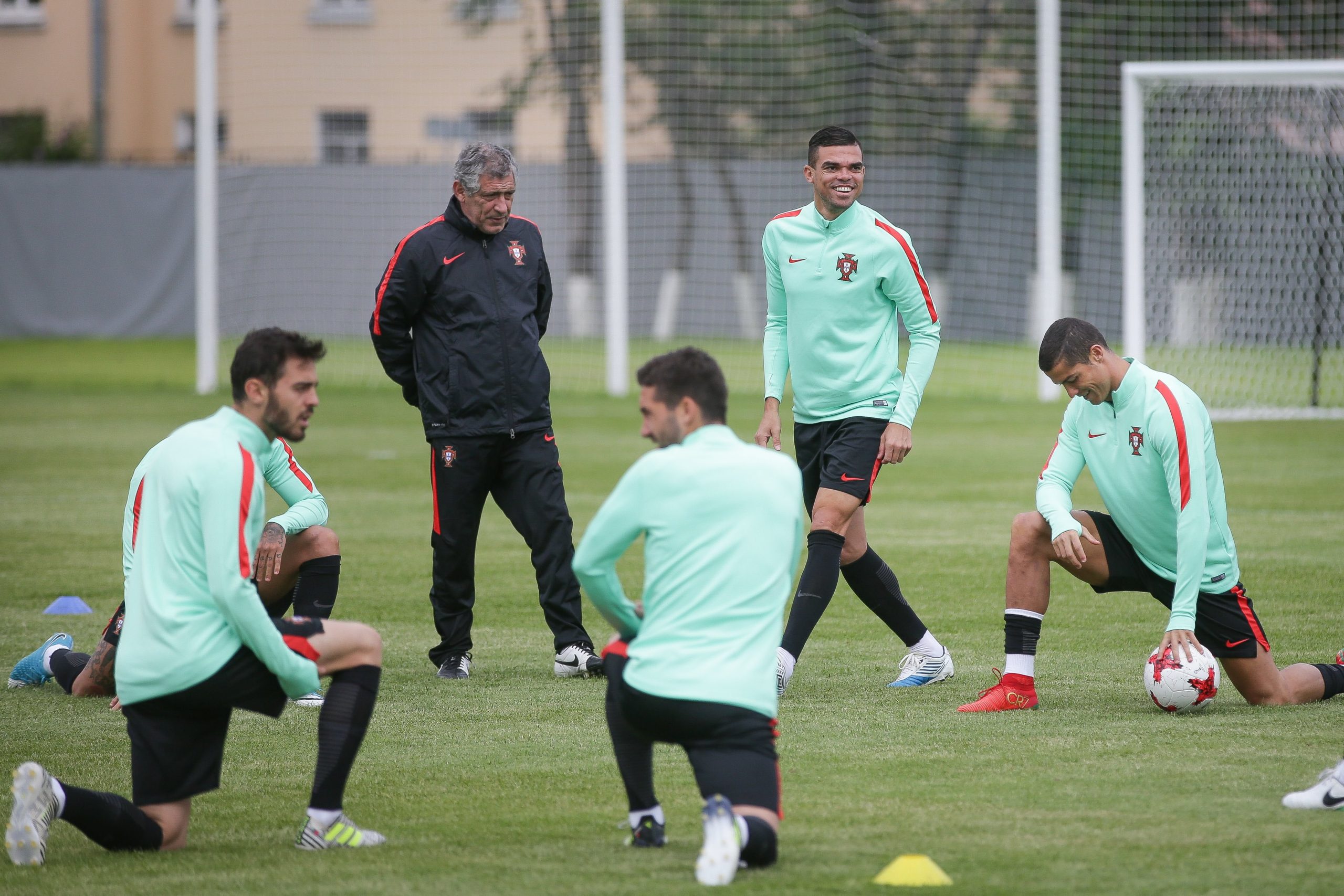 Taça das Confederações: Portugal começa a preparar duelo com Chile e viaja para Kazan