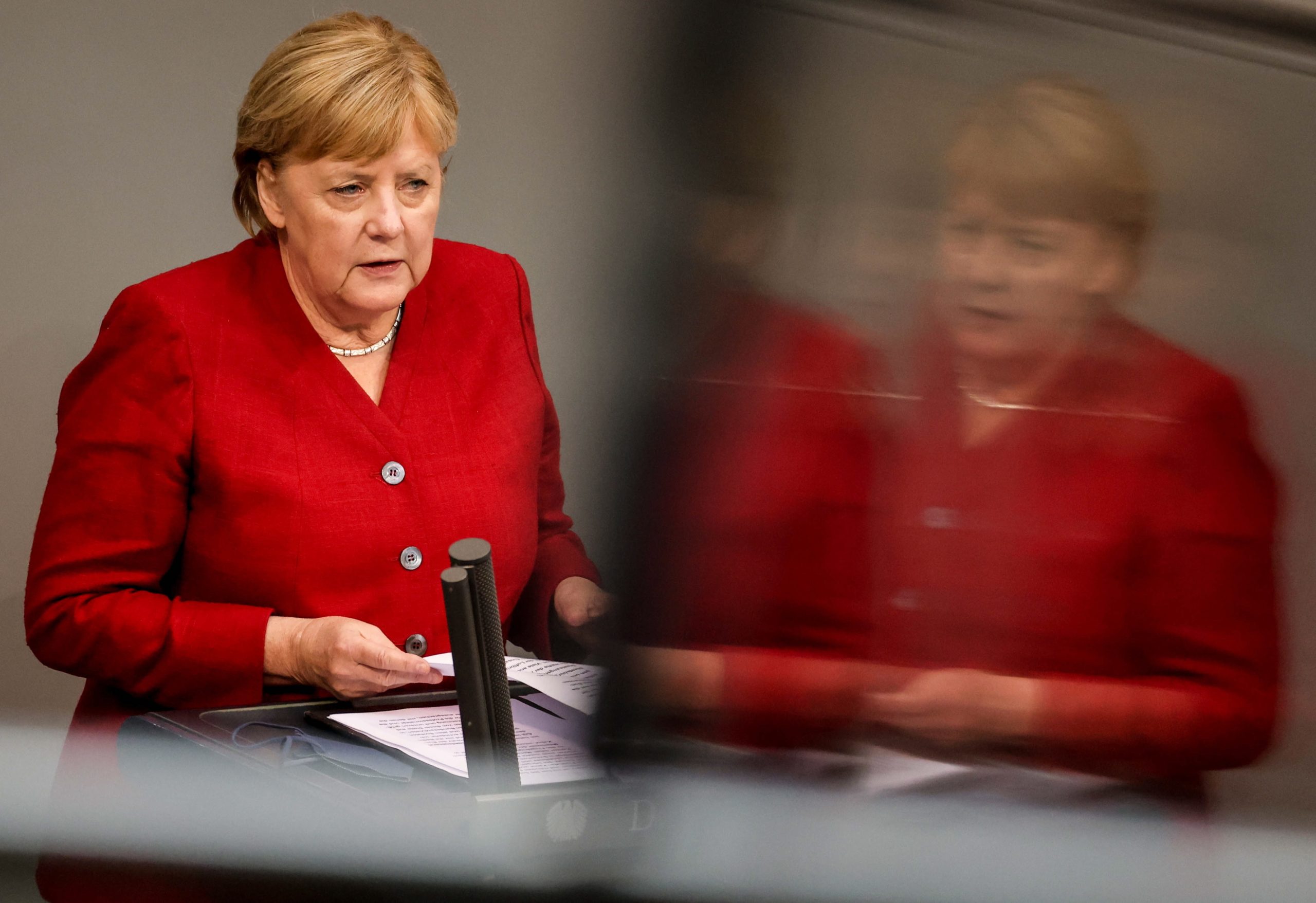 Pré-publicação de “Angela Merkel, Retrato de uma Época”. Saber governar e saber sair de cena