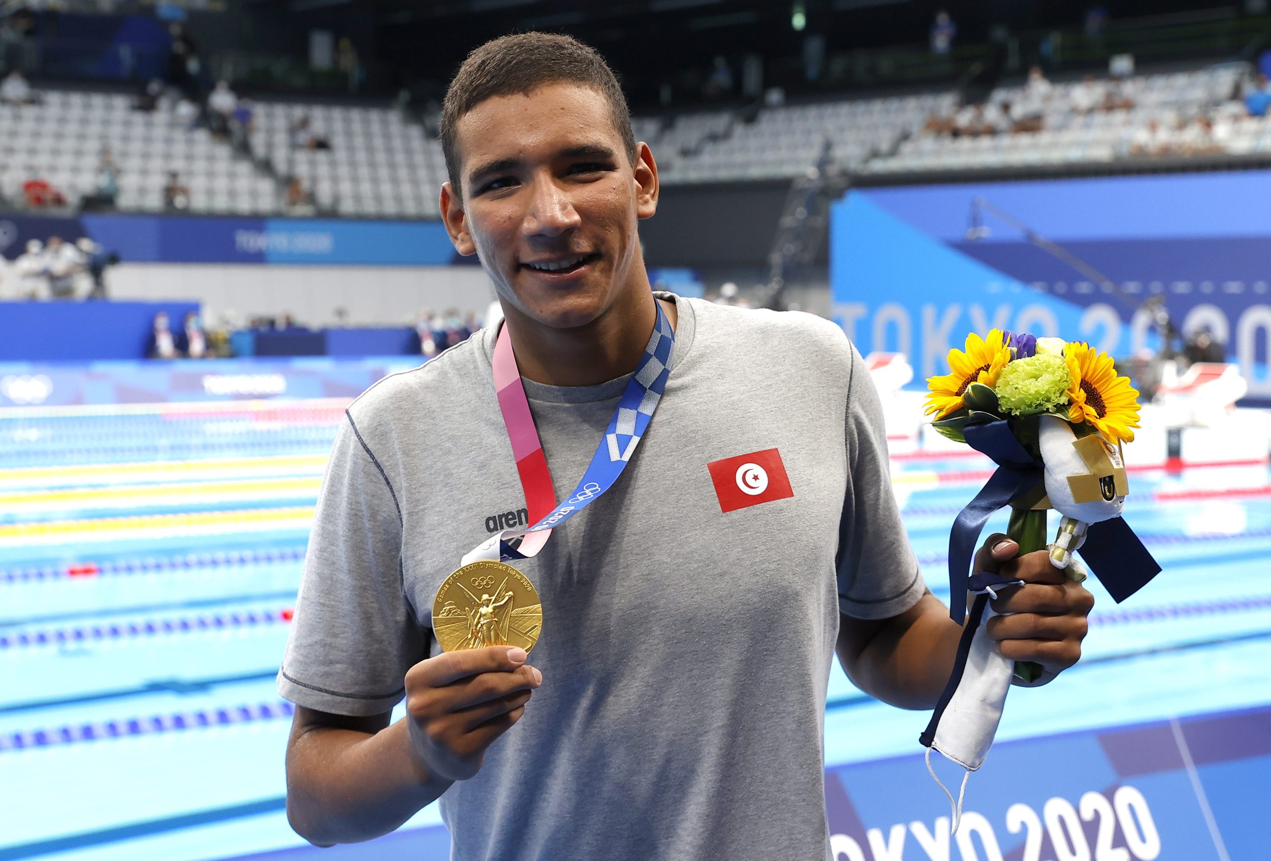 Da pior qualificação ao ouro. As piscinas descobriram Hafnaoui no dia do primeiro ouro americano