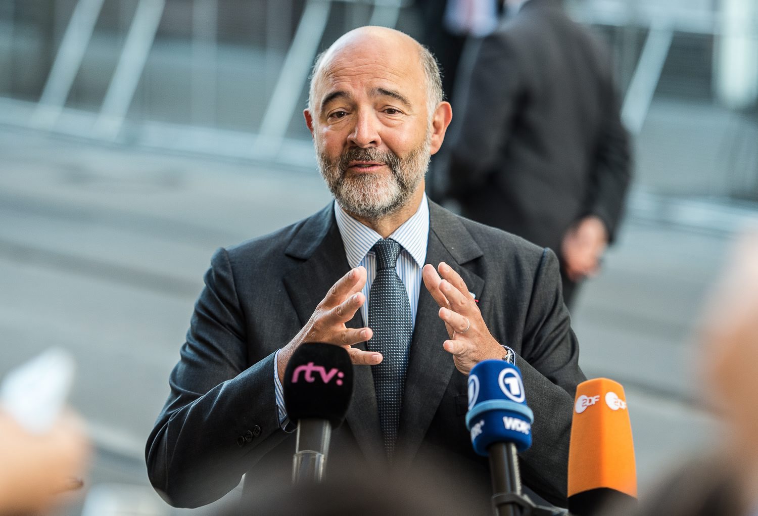 Moscovici discorda de Schäuble e vê economia portuguesa “mais forte”