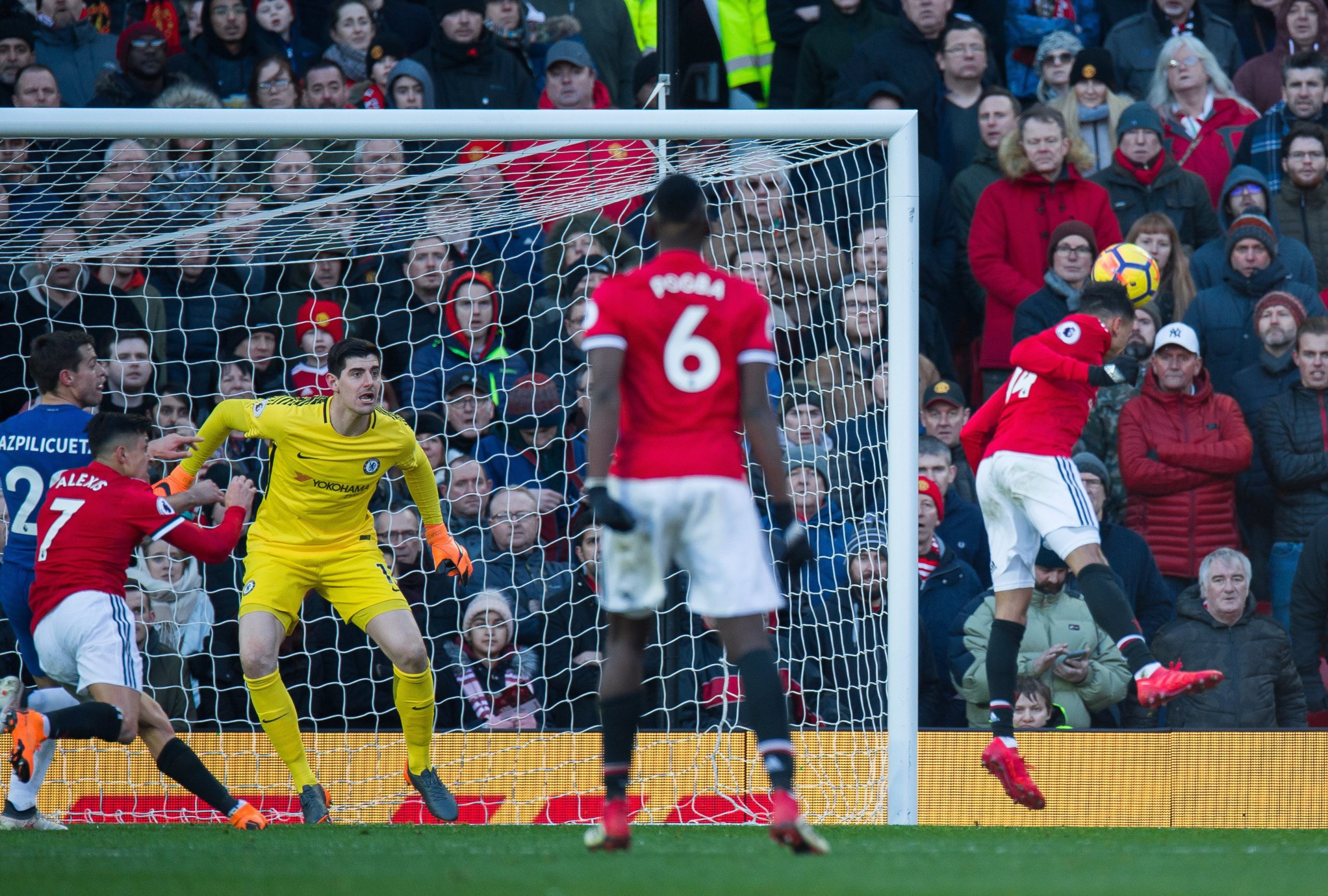 Man United dá a volta ao marcador e vence Chelsea em Old Trafford