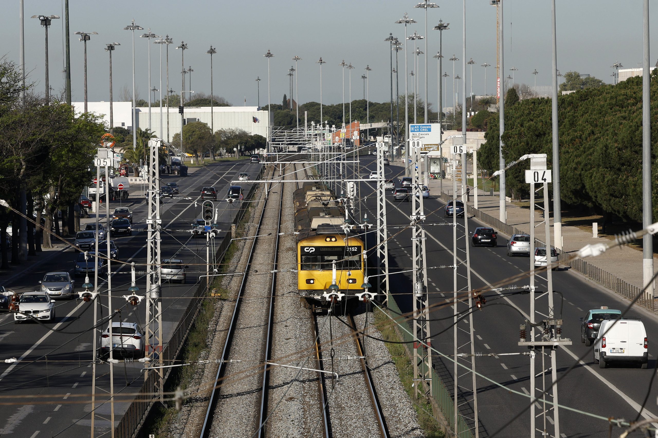 Suprimidos 195 comboios até às 19:00 devido às greves na CP