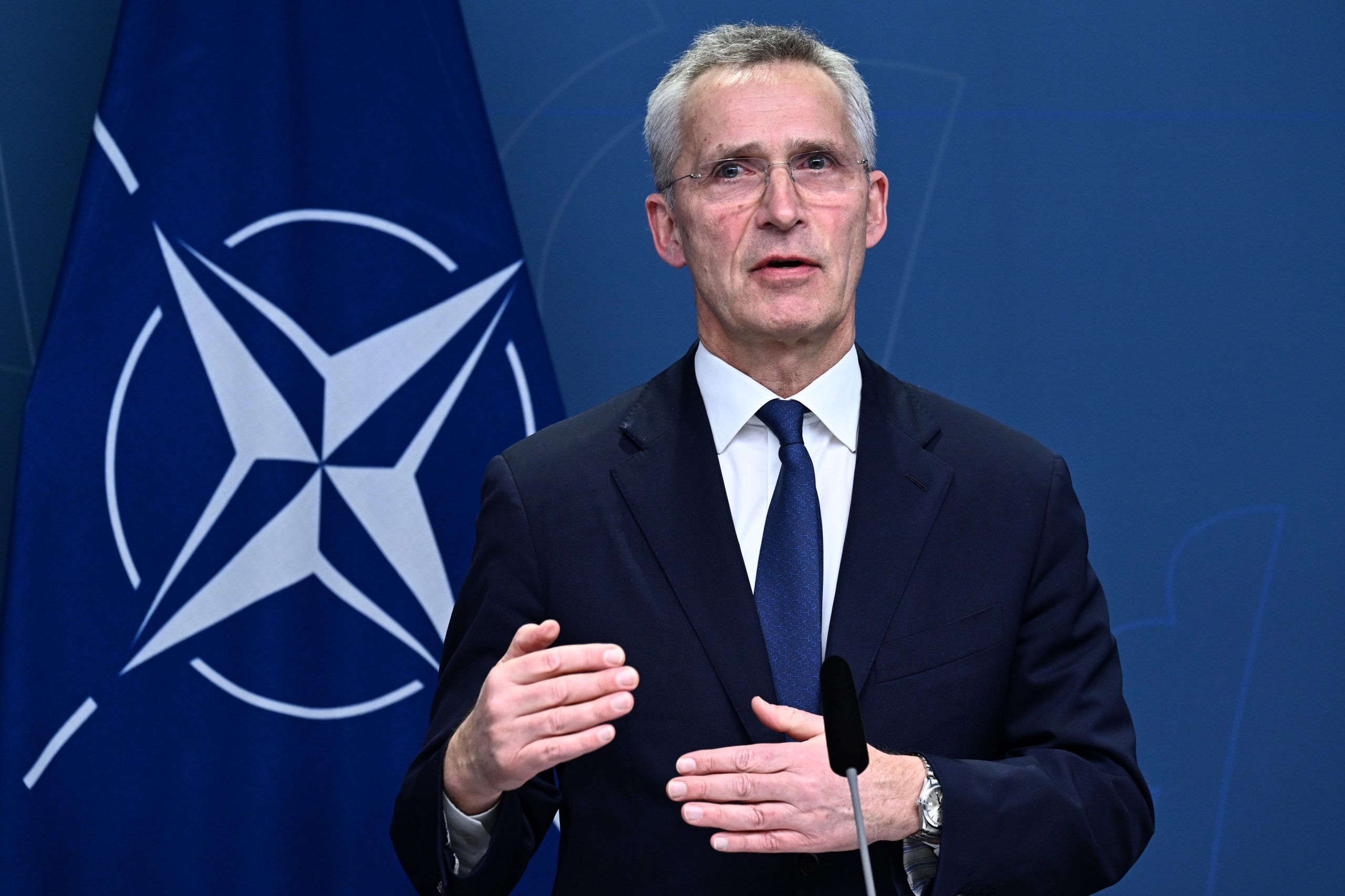 Neutralidade da Suíça não constitui obstáculo para trabalhar com NATO, enfatiza Jens Stoltenberg