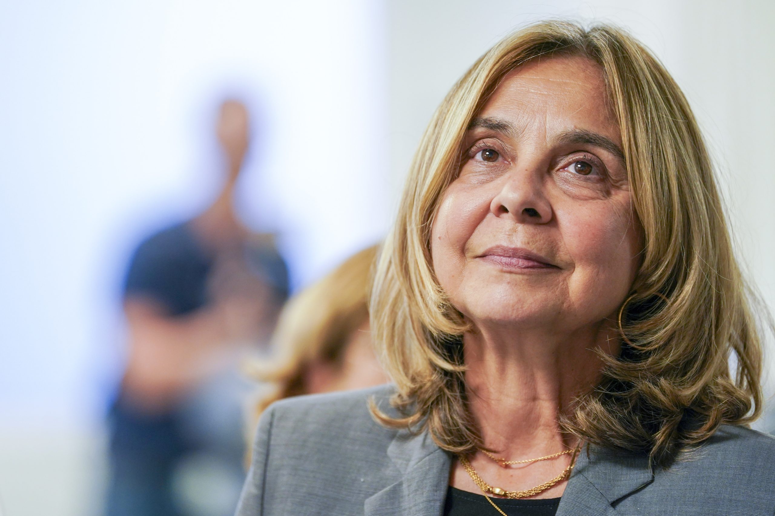 Acordo com sindicatos de enfermeiros prevê aumentos de 20% até 2027, diz ministra