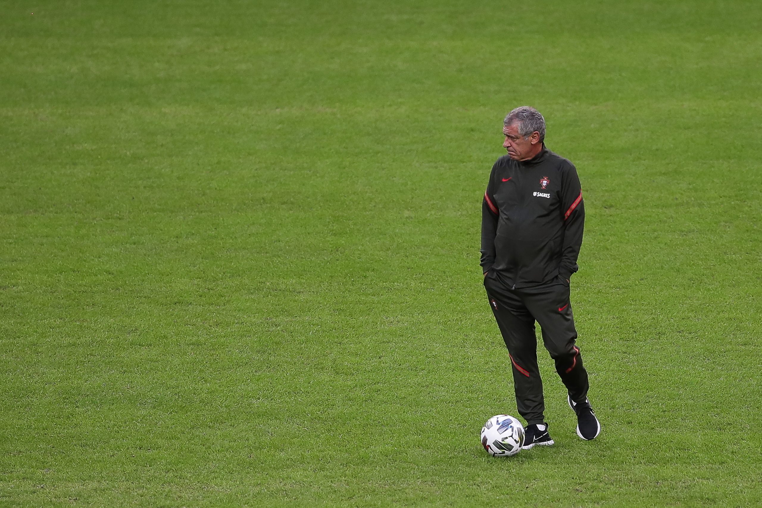 Fernando Santos revela os 26 convocados para os próximos jogos da seleção. Daniel Podence e William Carvalho entre as novidades