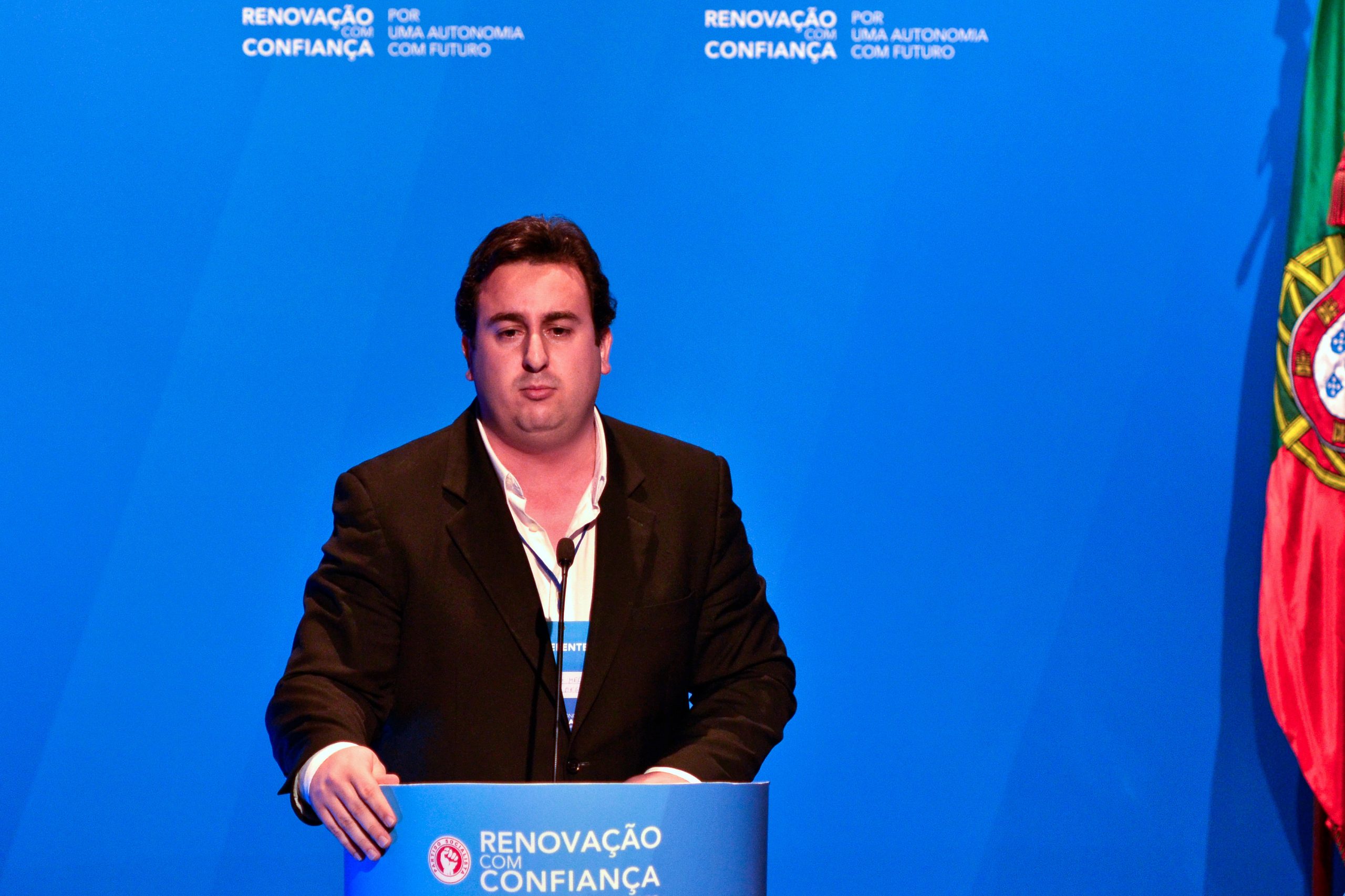 Governo dos Açores quer alterar regras de concursos na administração regional