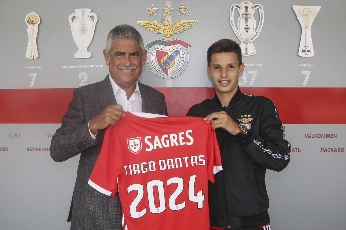 Nuno Tavares e Tiago Dantas renovam com o Benfica até 2024