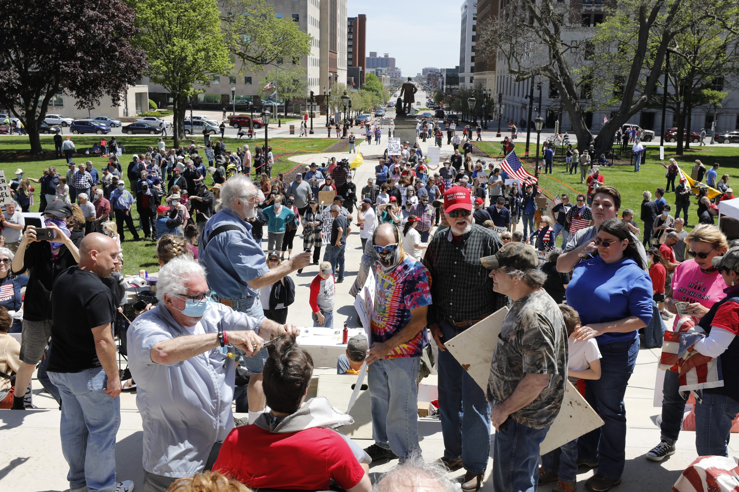 Covid-19: Michigan protesta contra o confinamento com a “operação corte de cabelo”