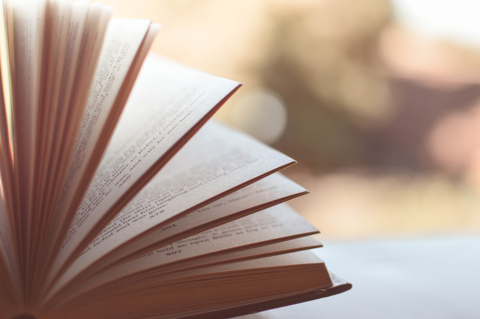 Escritores publicam “livro vazio” em protesto contra uso das suas obras por empresas de IA