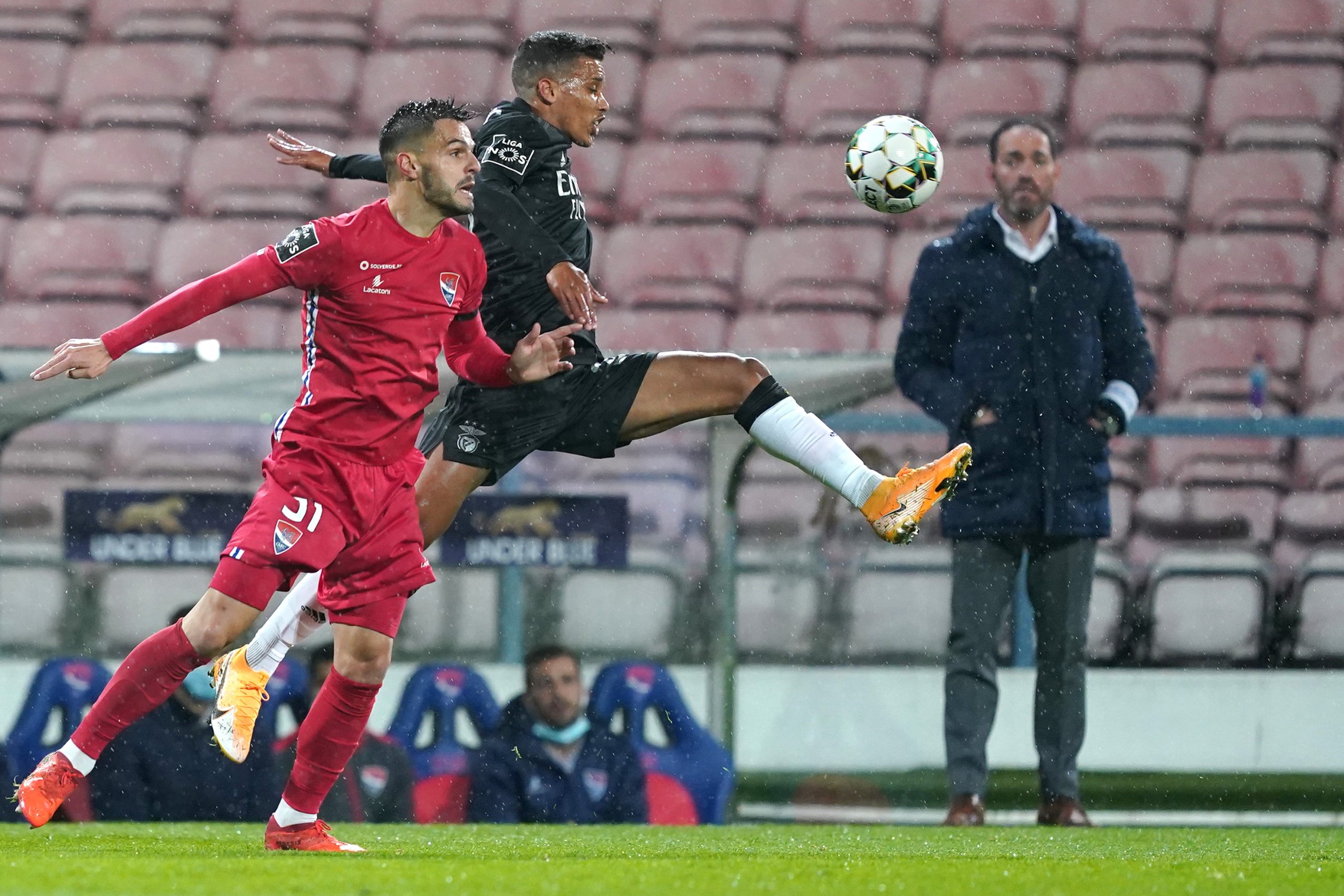 Everton encontra o caminho para o triunfo do Benfica em Barcelos
