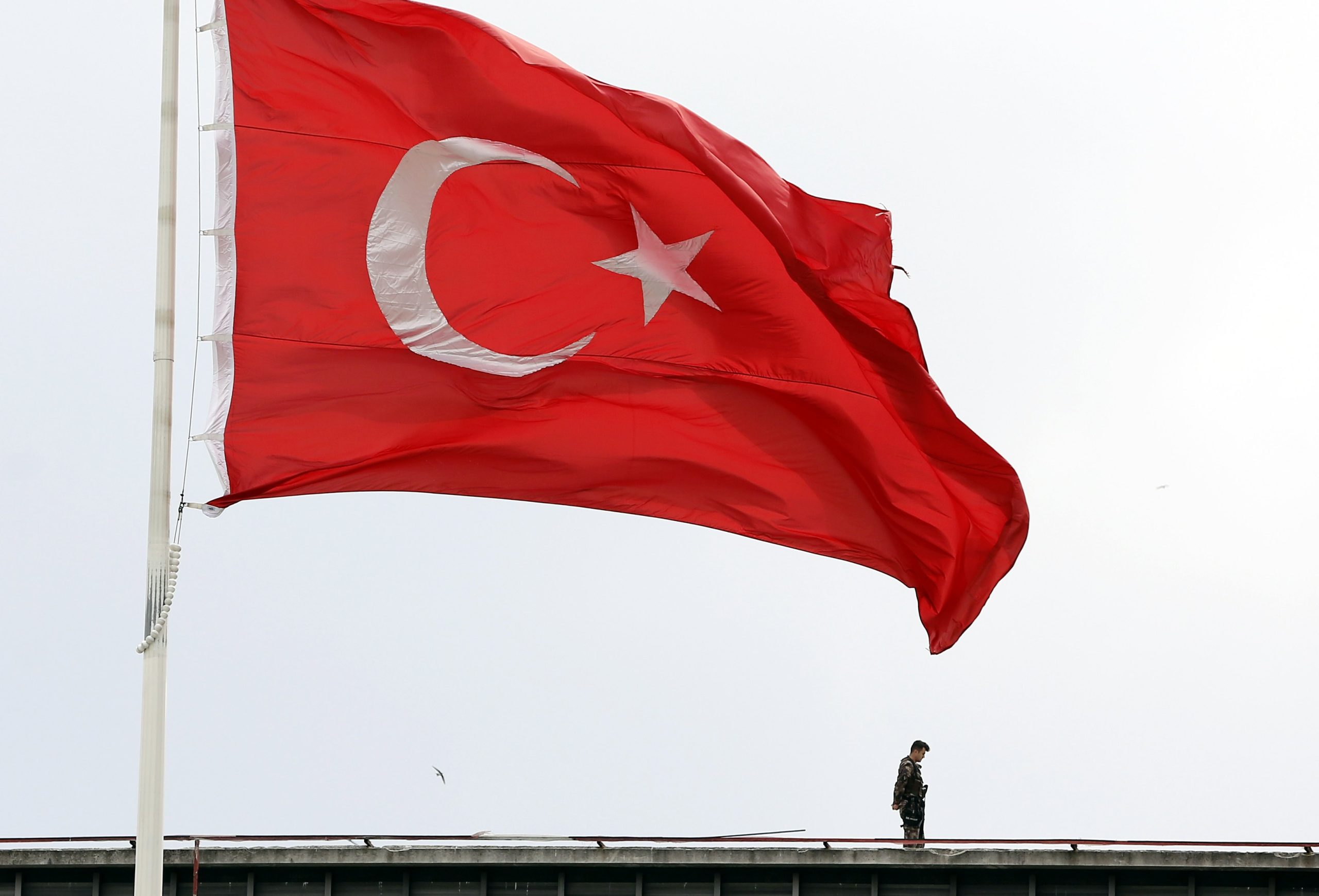 Dia do Trabalhador. Confrontos em França e na Turquia e milhões na rua por todo o mundo