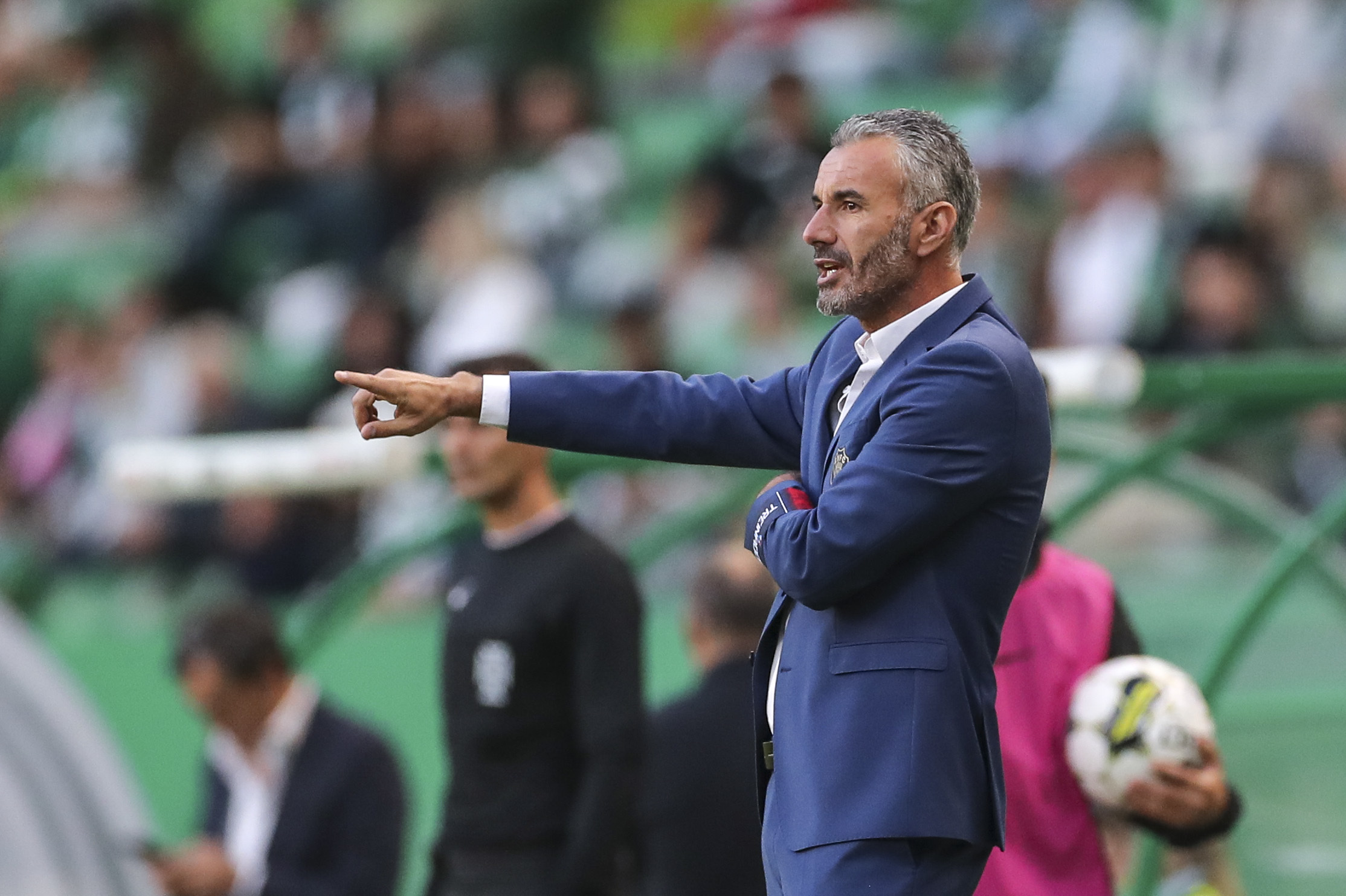 Ivo Vieira despedido do Cuiabá após sofrer goleada no Brasileirão