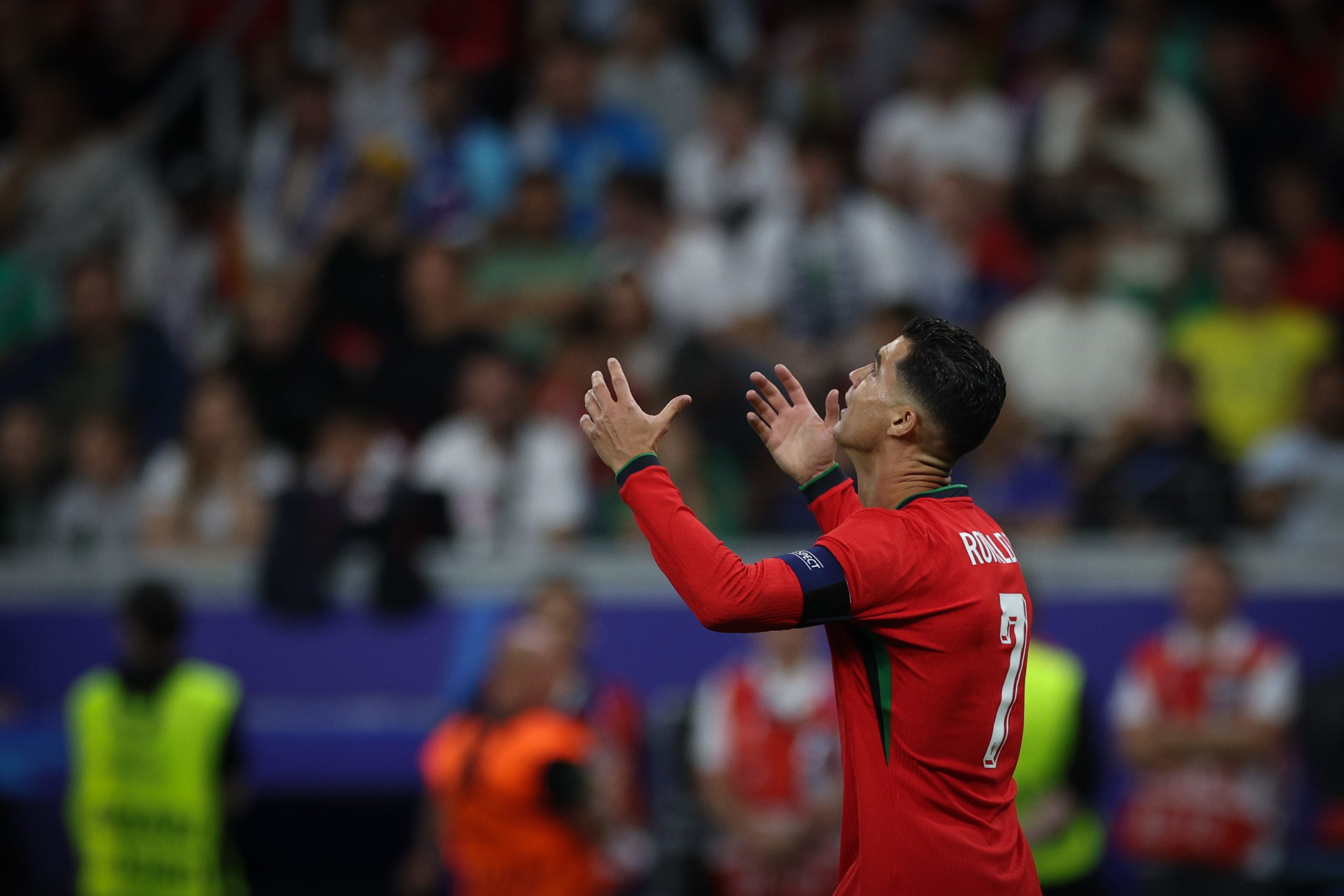 Dizer mal de Cristiano Ronaldo é tão nojento quanto dizer mal da nossa mãe (na presunção de que a nossa é a melhor do mundo)