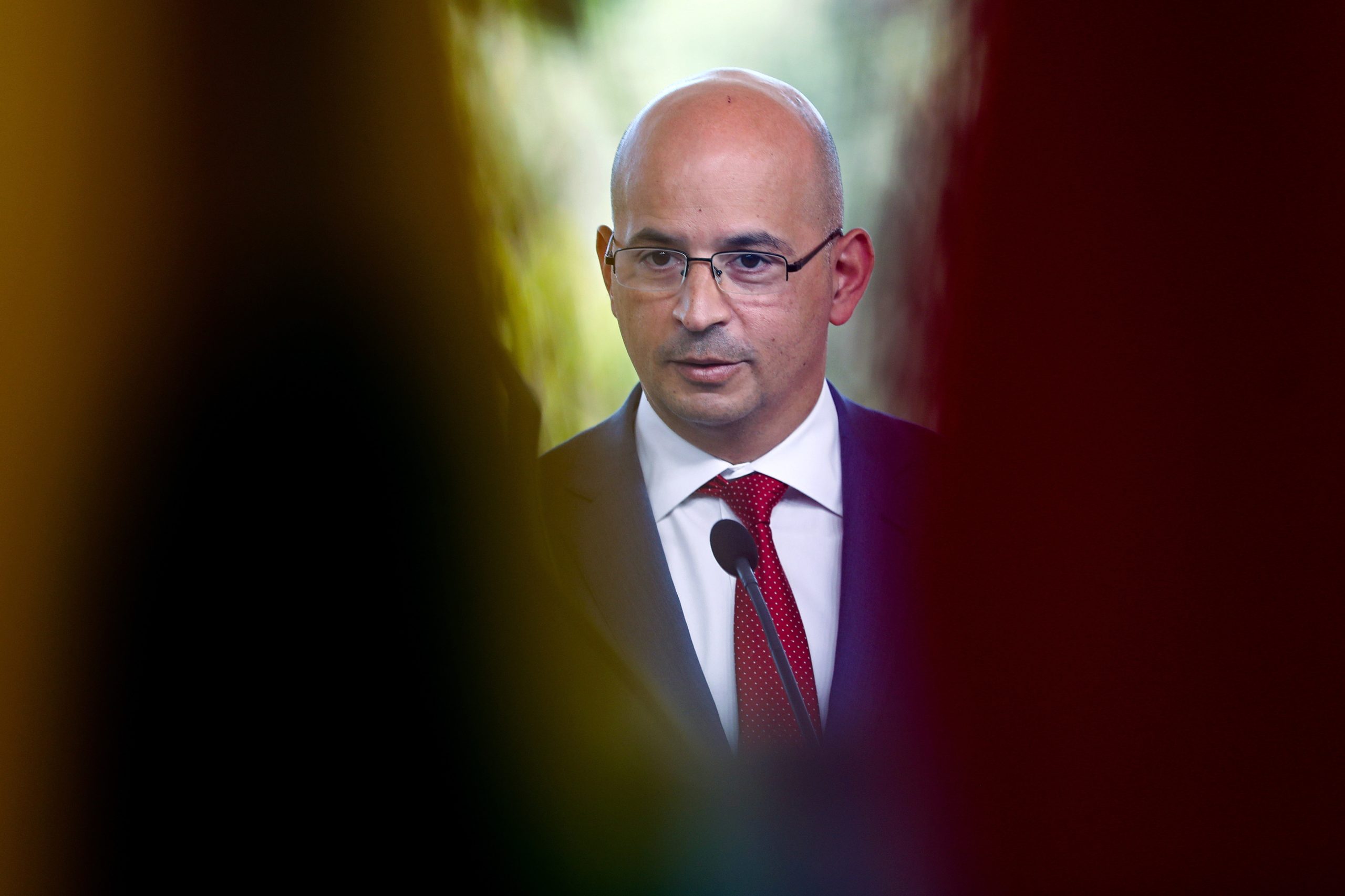 João Leão mantém prémio máximo aos trabalhadores do fisco