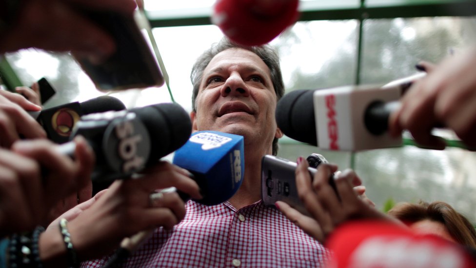 Em véspera de dia de voto, Haddad recebeu uma boa e uma má notícia