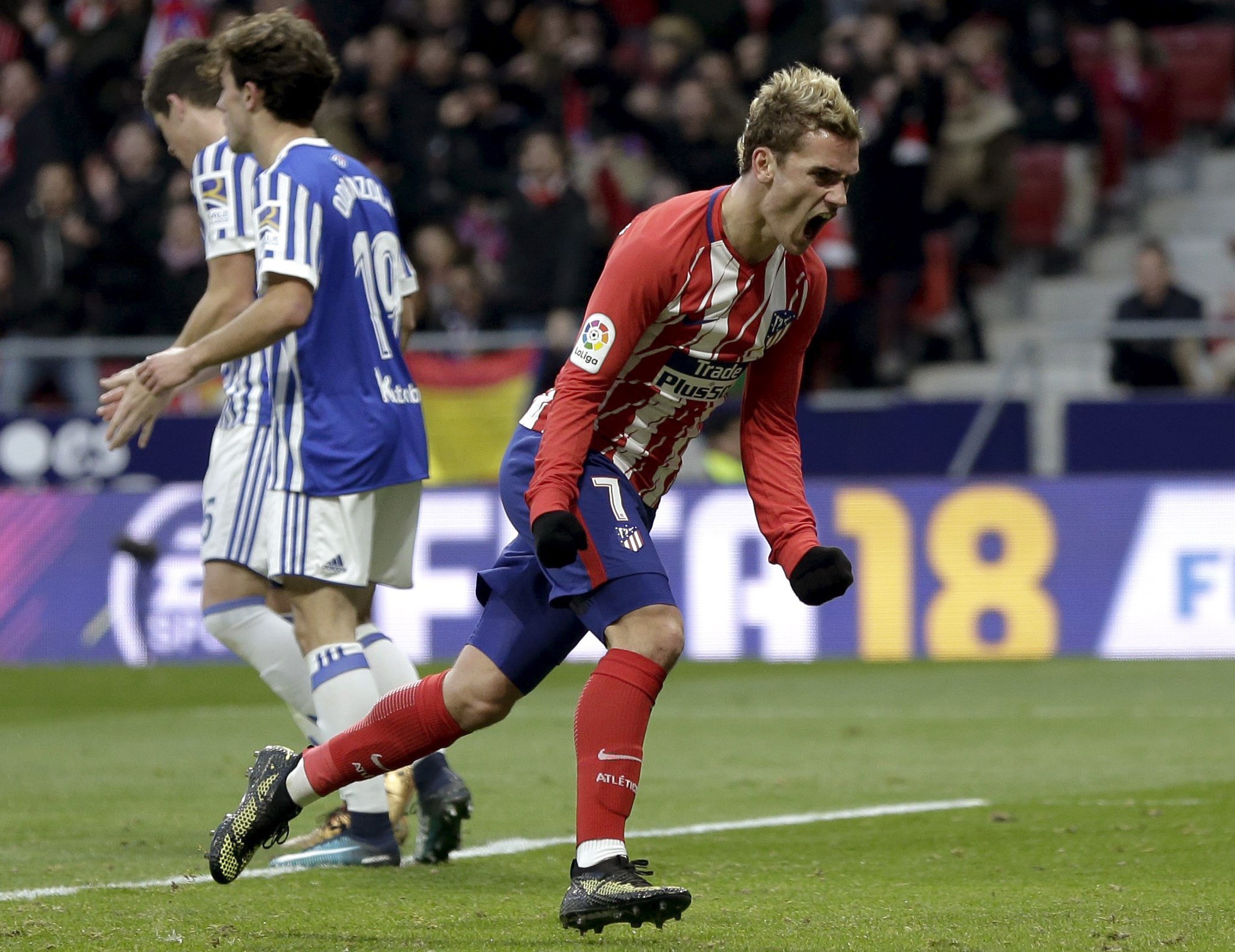 Atlético Madrid vence Real Sociedad e fica a seis pontos do FC Barcelona