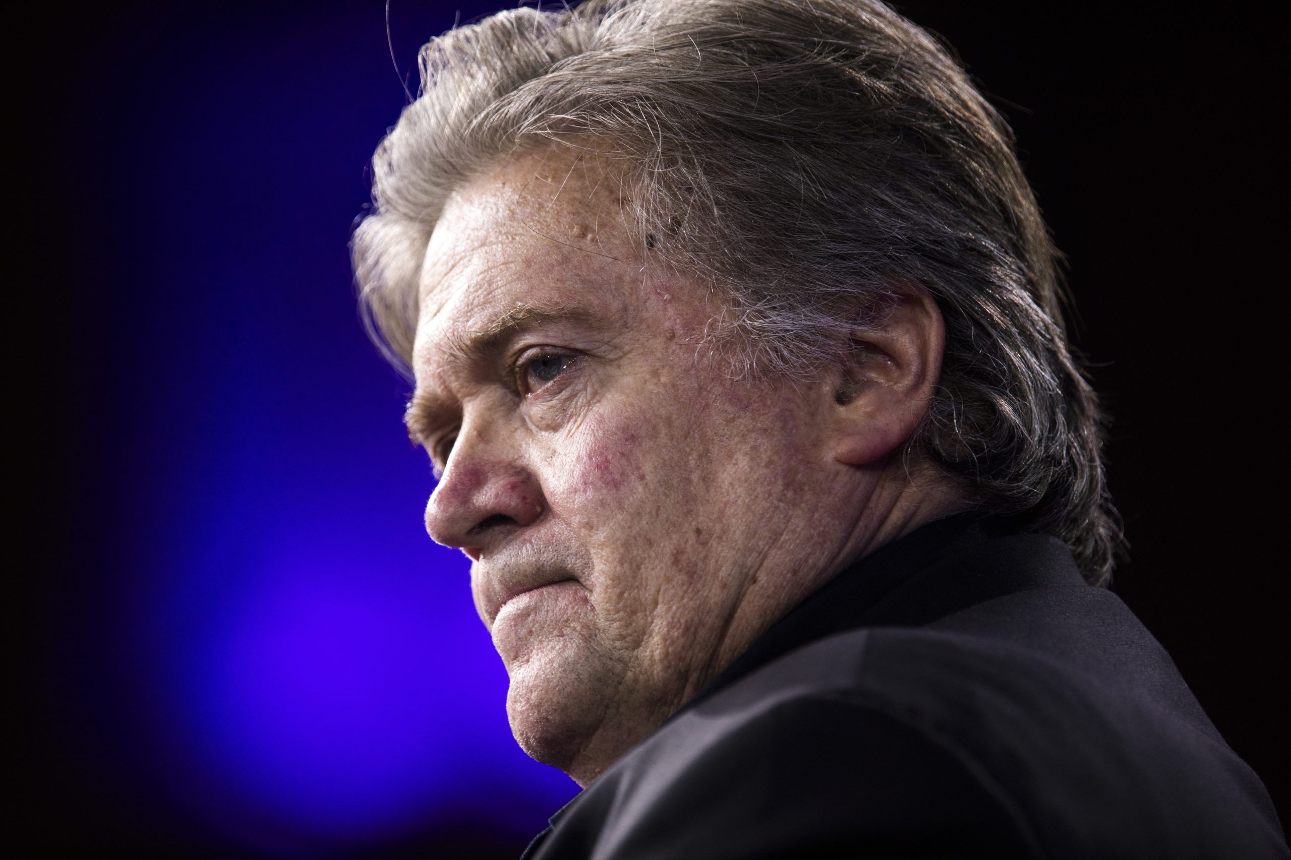 Steve Bannon diz que está a ser vítima de “uma cabala política”