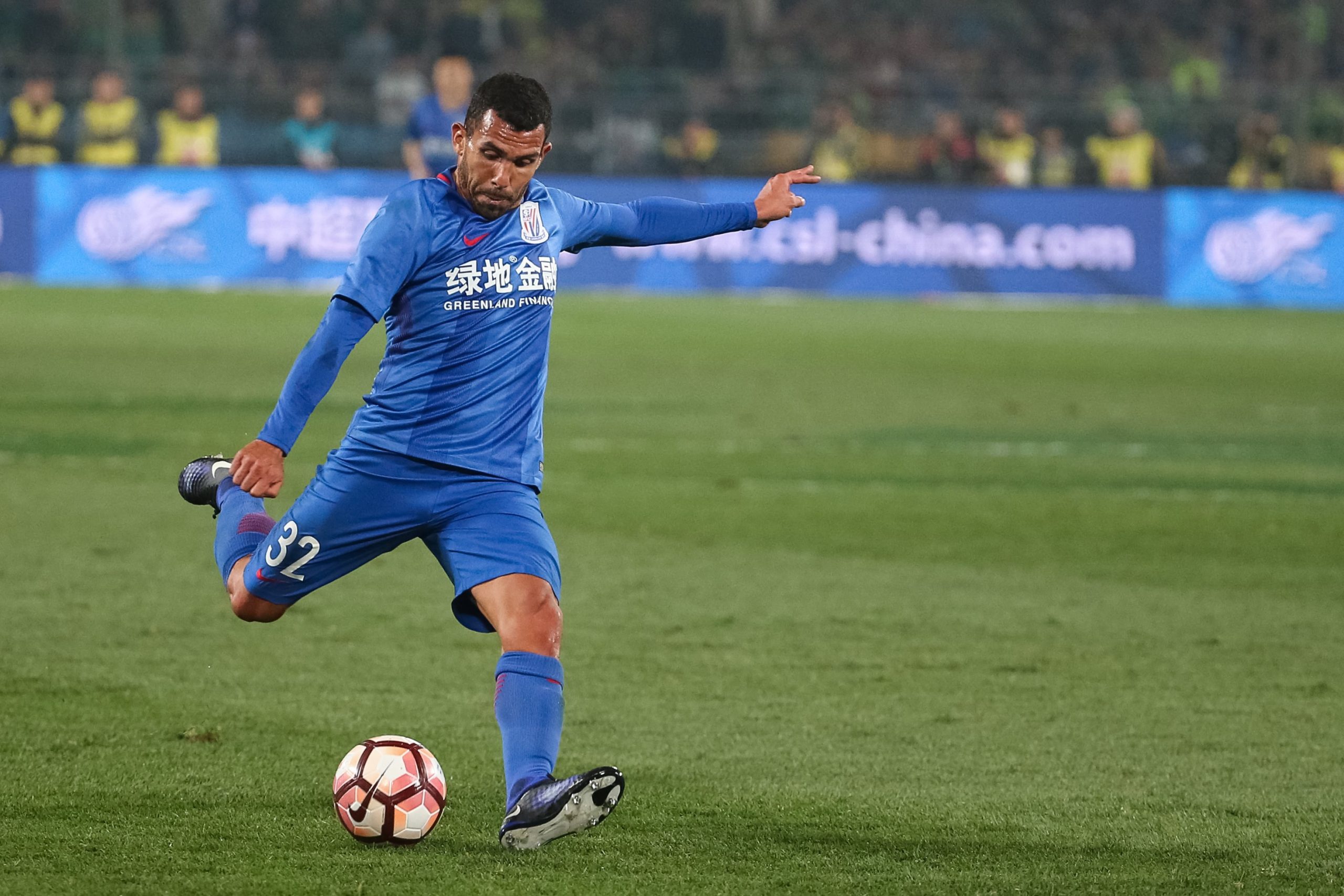 Carlos Tevez voltou a casa