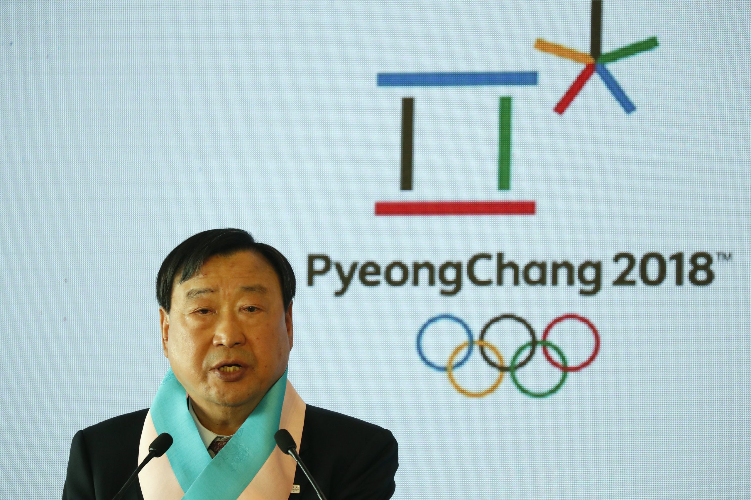 Organização dos Jogos Olímpicos de Inverno desmente visita do presidente do COI à Coreia do Norte