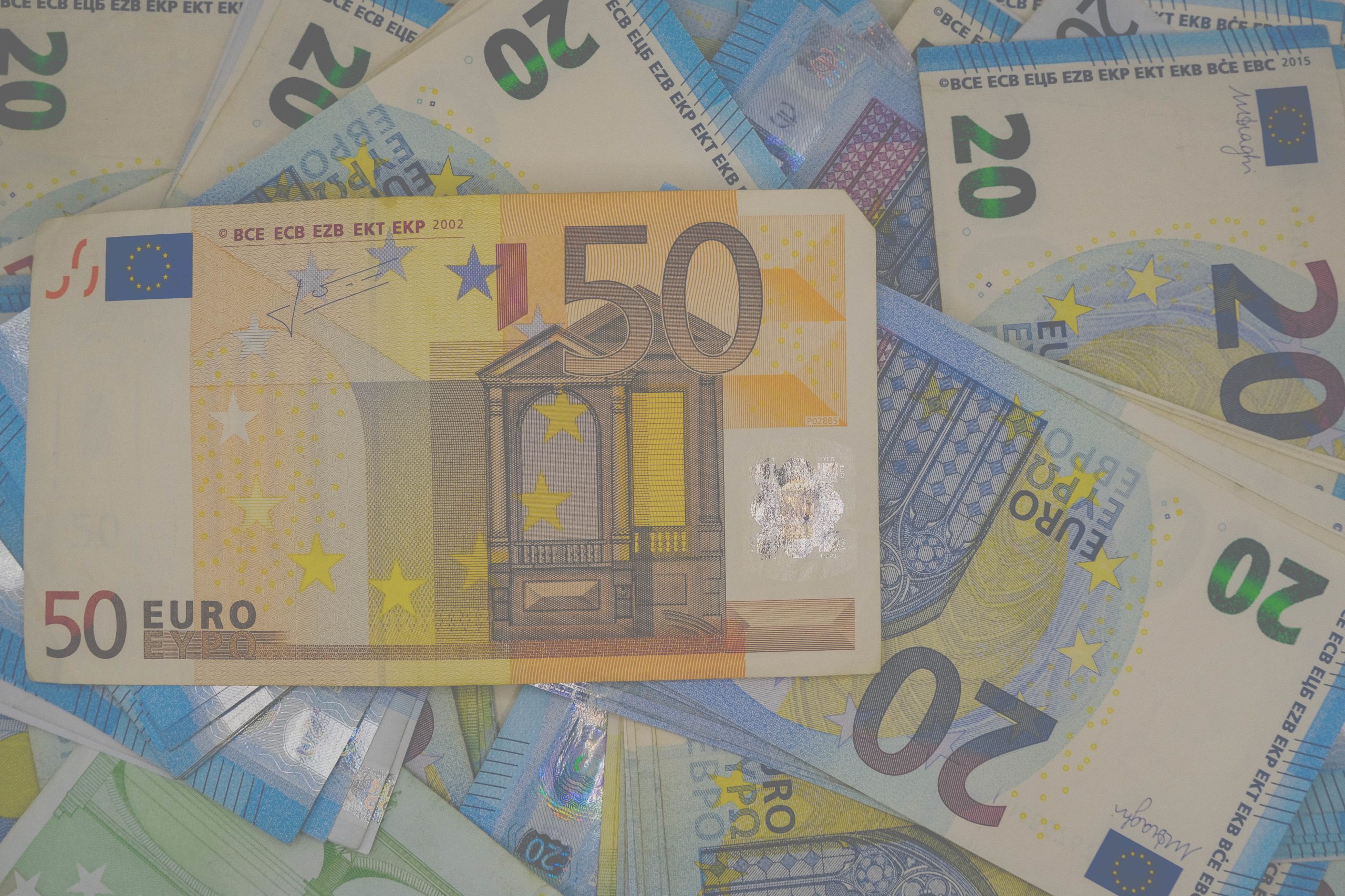 Detido falsificador de notas em Itália. Homem colocou milhões de euros falsos a circular em toda a Europa
