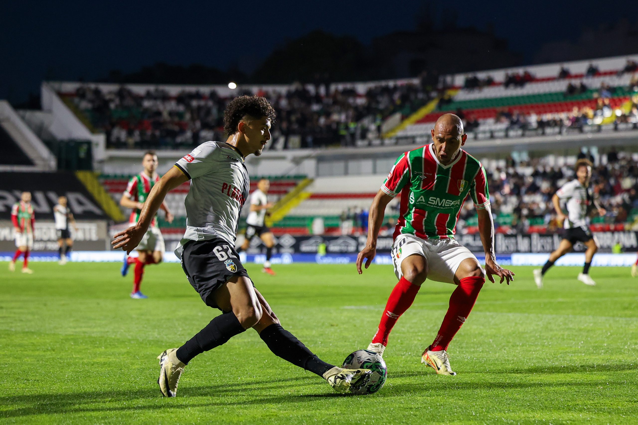 Farense vence Estrela da Amadora e dá passo decisivo rumo à manutenção