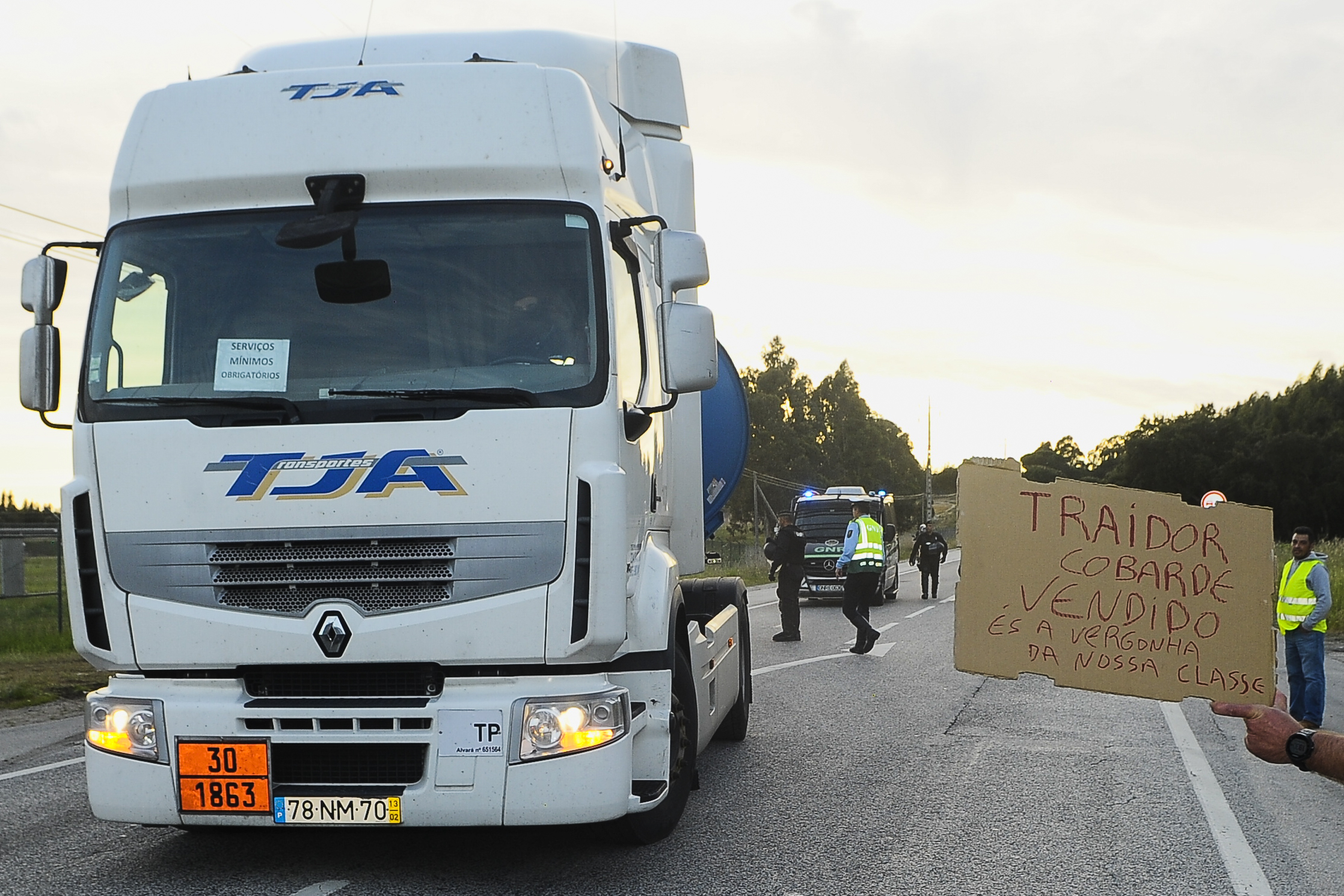 Motoristas entregam pré-aviso de greve para agosto