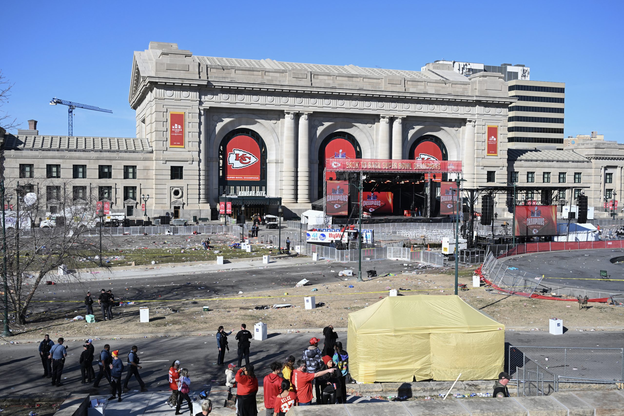EUA: Dois homens acusados de homicídio por tiroteio no desfile do Super Bowl