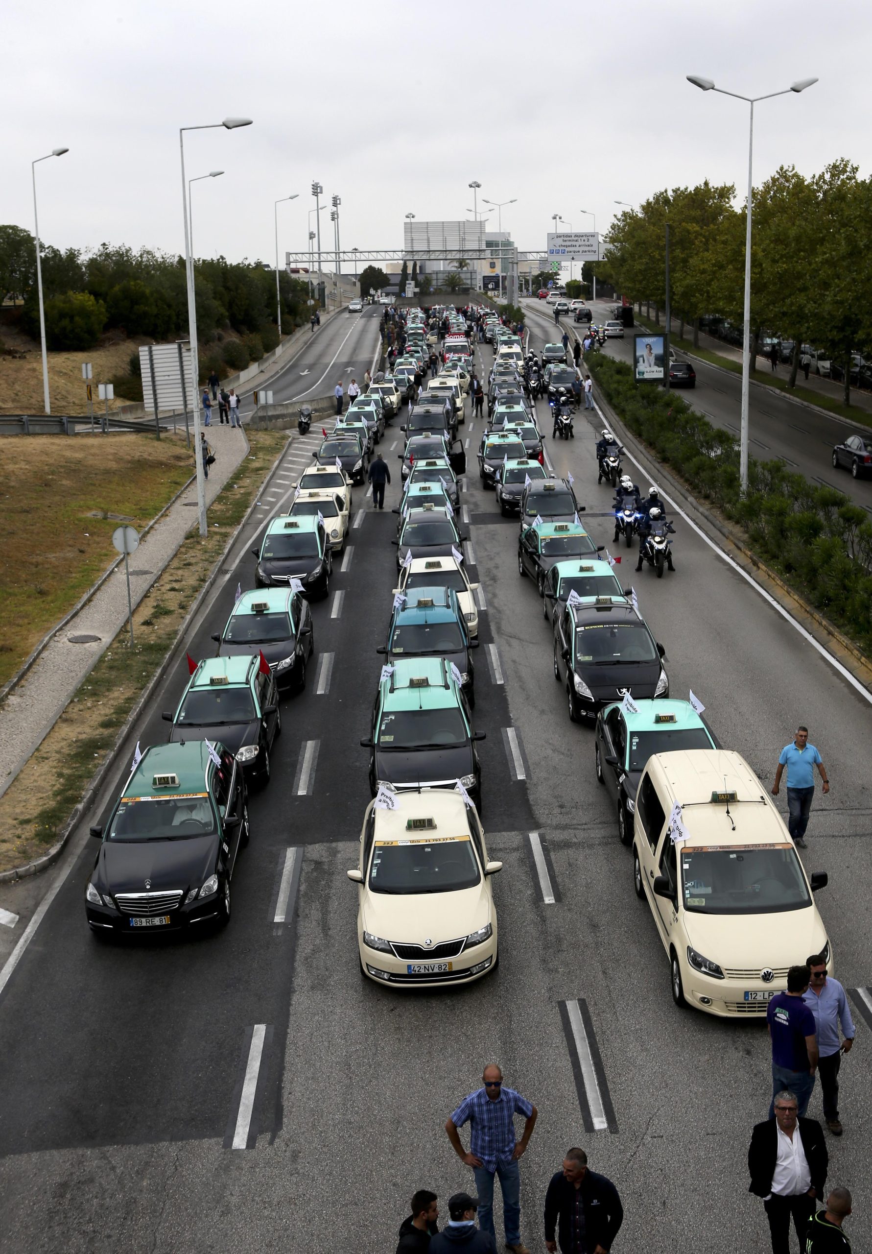 Reunião terminou sem garantia de fim de protesto dos taxistas